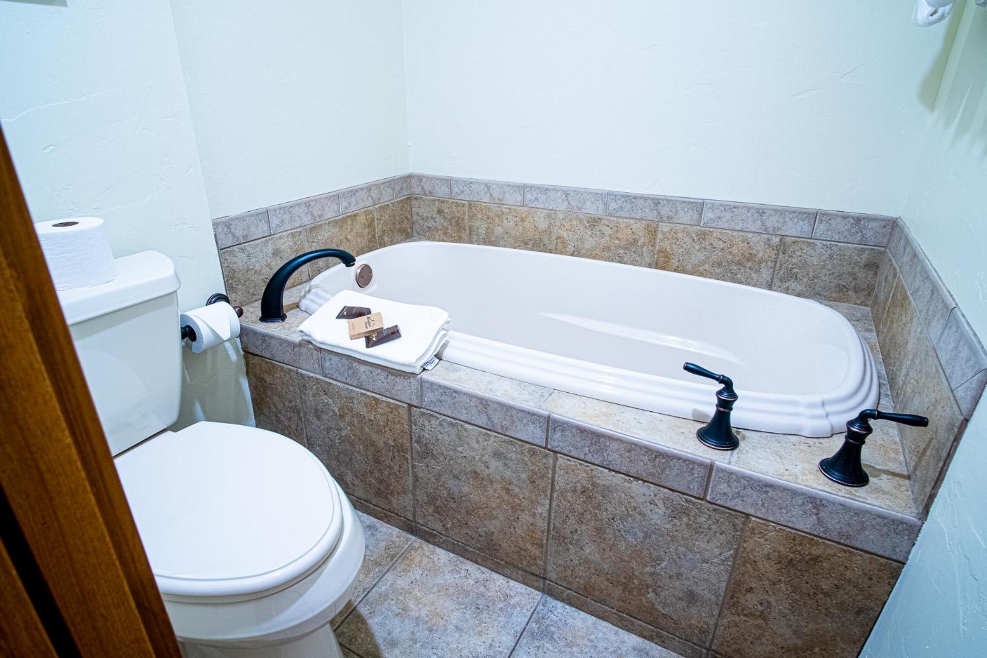 SV154 - Walk to Lifts & Town - Hot Tub & Pool