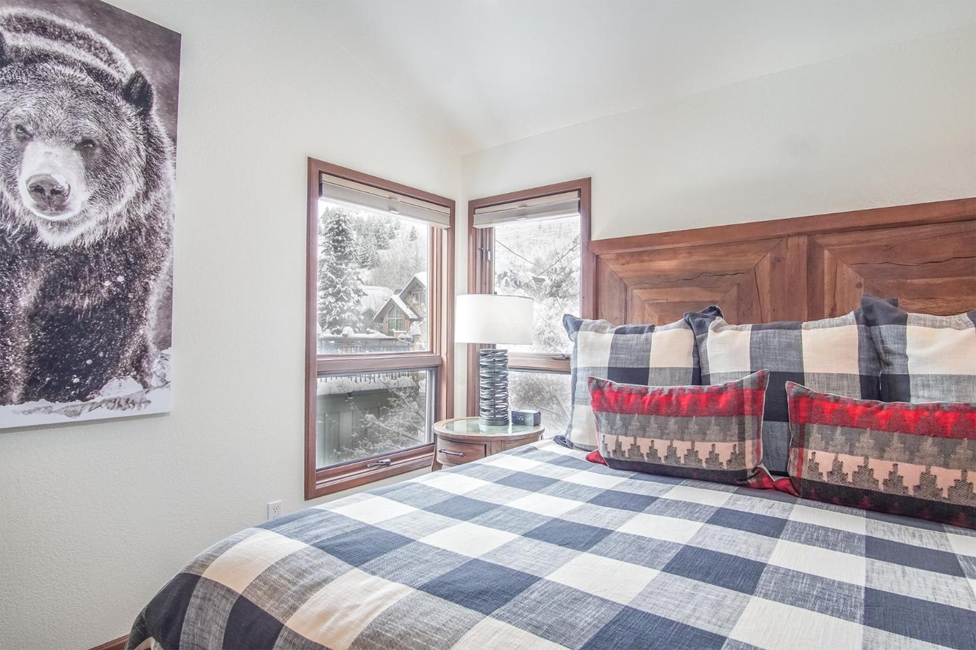 Skiway Chalet - Next to Warm Springs Lifts - Close to Natural Hot Springs
