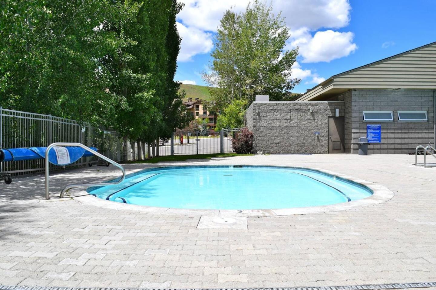 2BD Fairway Nine Golf Condo + FREE Resort Amenities