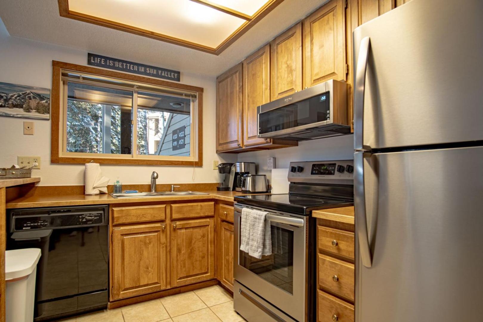 Elkhorn Bluff Condo + Complex & Resort Amenities
