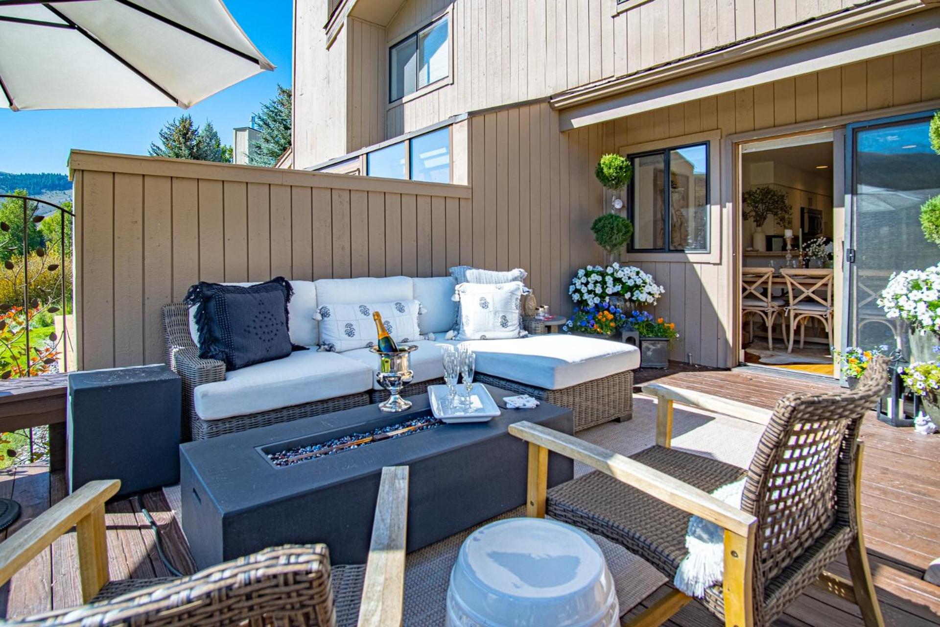 3BD-3BA Ski Chalet - Views + Resort Amenities!