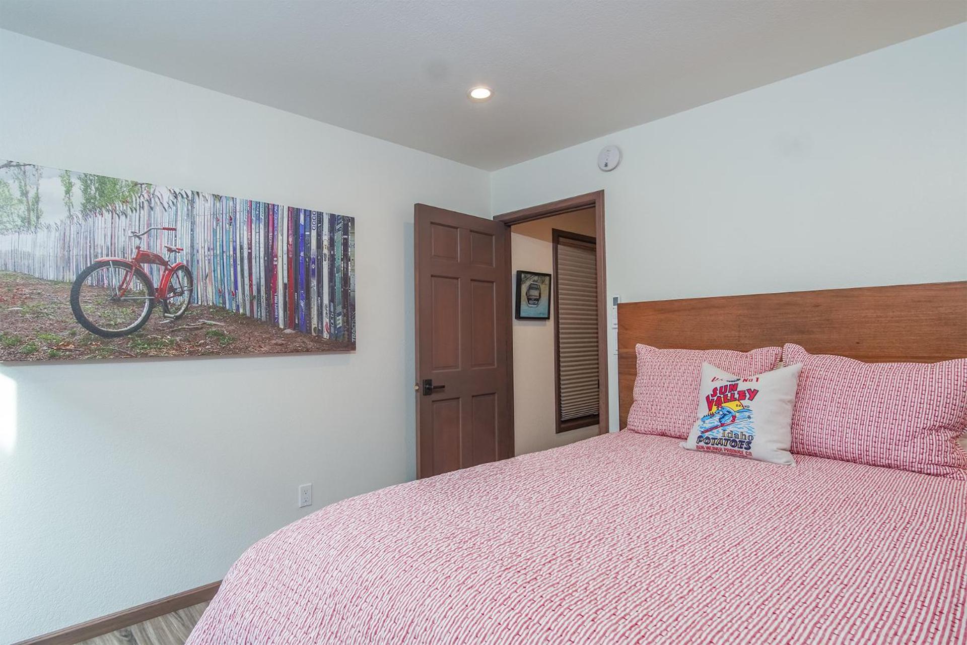 Skiway Chalet - Next to Warm Springs Lifts - Close to Natural Hot Springs