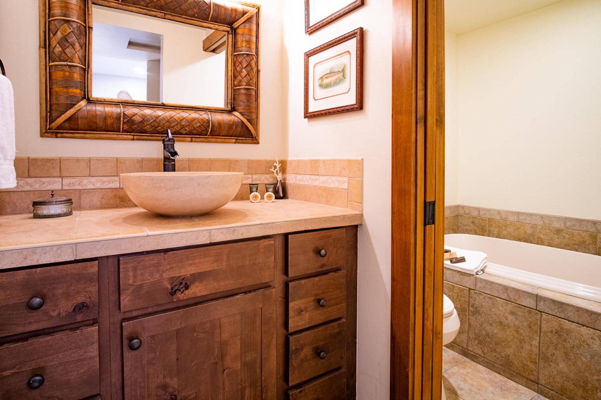 SV154 - Walk to Lifts & Town - Hot Tub & Pool