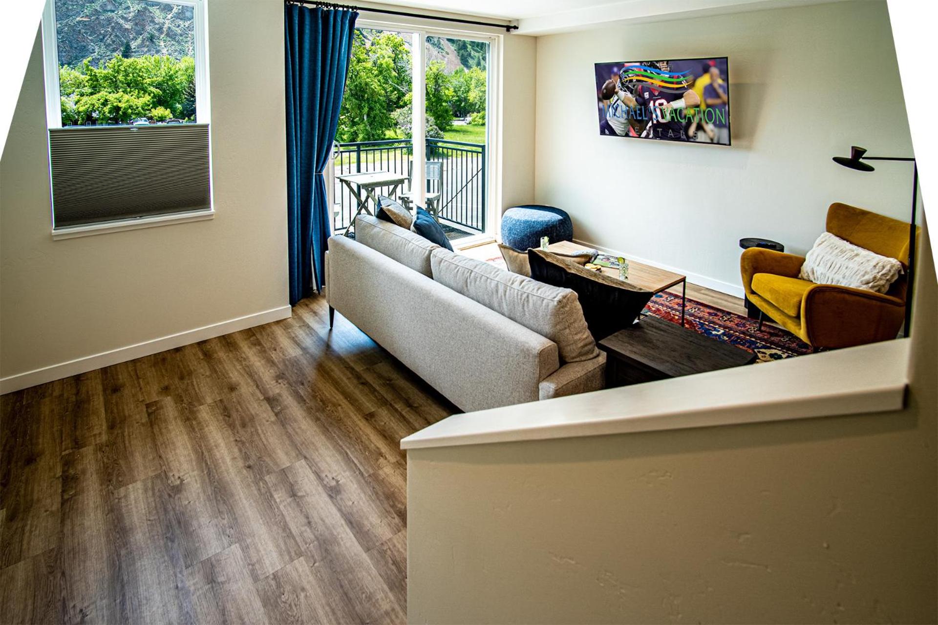 Mountain View Villa - Lux 3BD w/Roof Terrace - Downtown Hailey