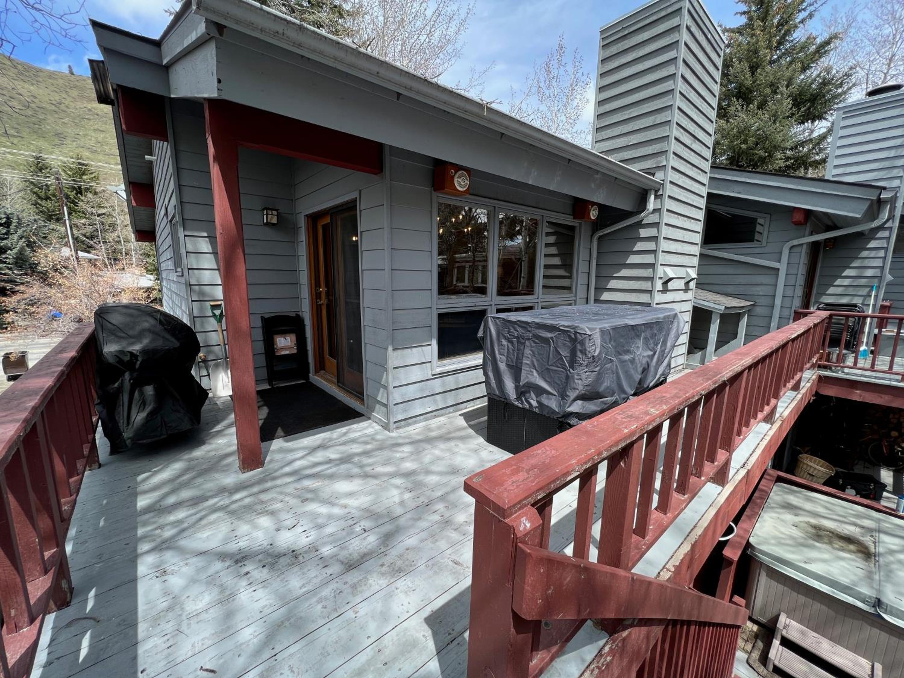 Skiway Chalet - Next to Warm Springs Lifts - Close to Natural Hot Springs