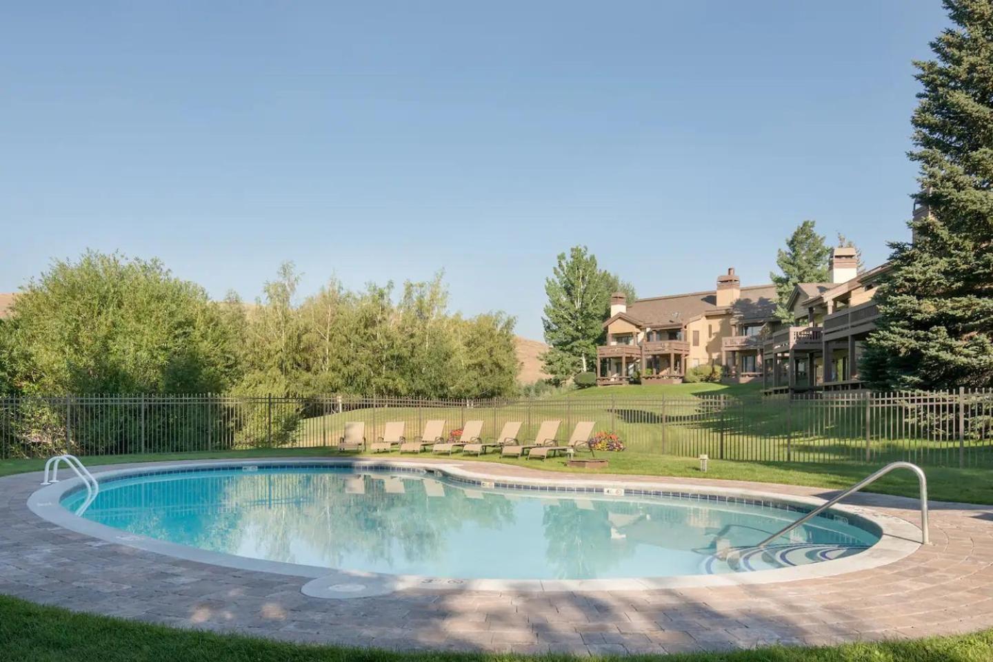 2BD Fairway Nine Golf Condo + FREE Resort Amenities