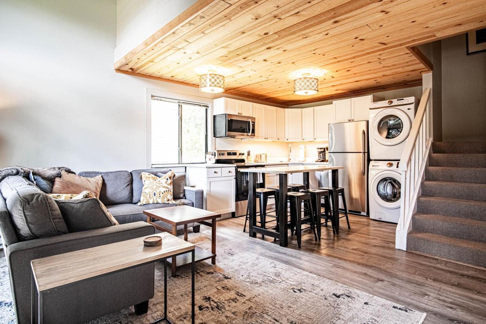 Modern Golf View Condo + Resort Amenities