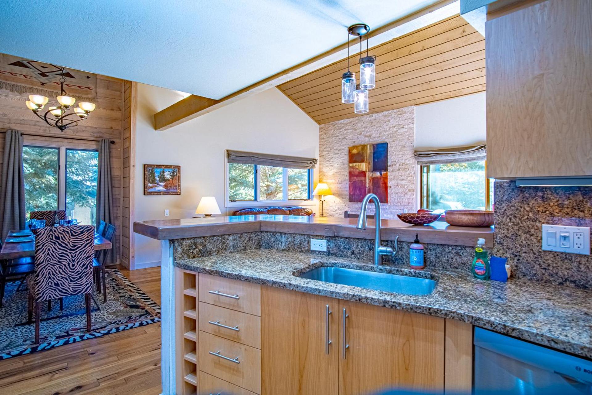 2BD Fairway Nine Golf Condo + FREE Resort Amenities