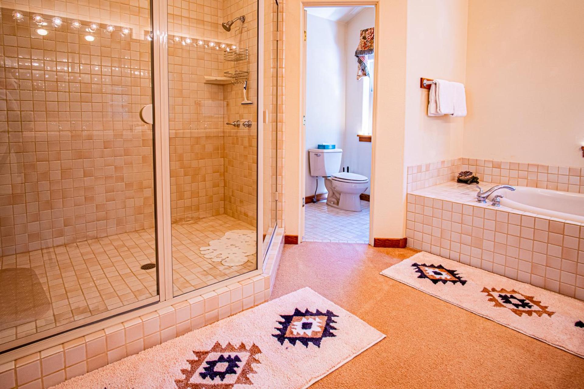 Sunflower Lane - 4BD Sun Valley Retreat + Resort Amenities