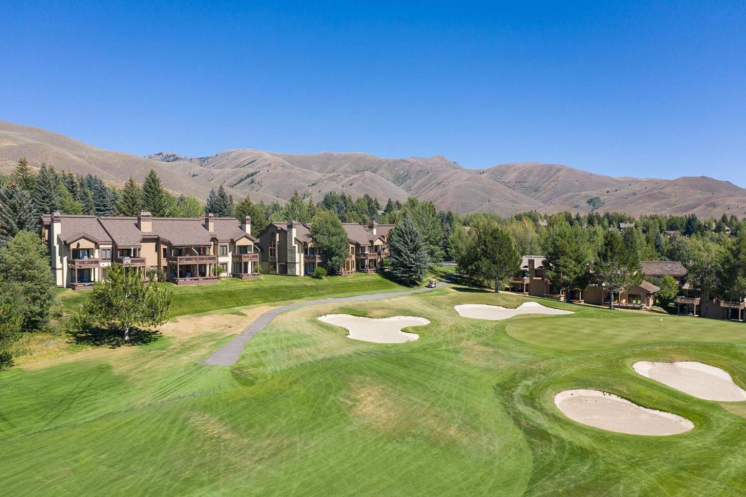 2BD Fairway Nine Golf Condo + FREE Resort Amenities
