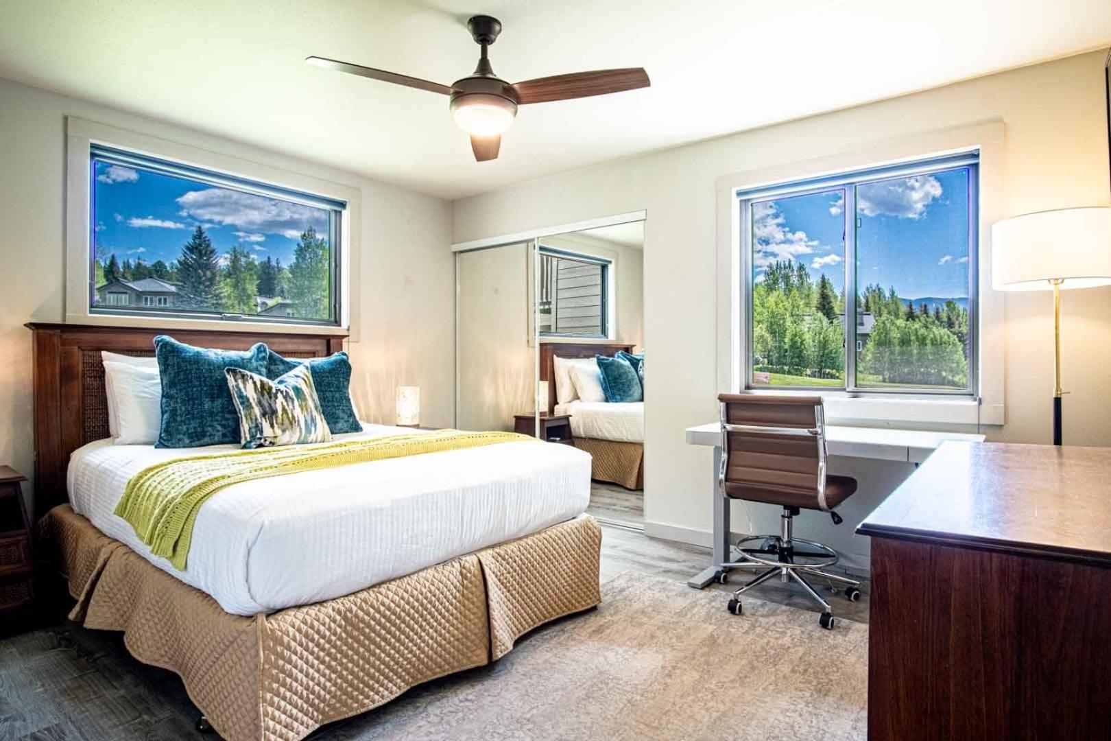 Modern Golf View Condo + Resort Amenities