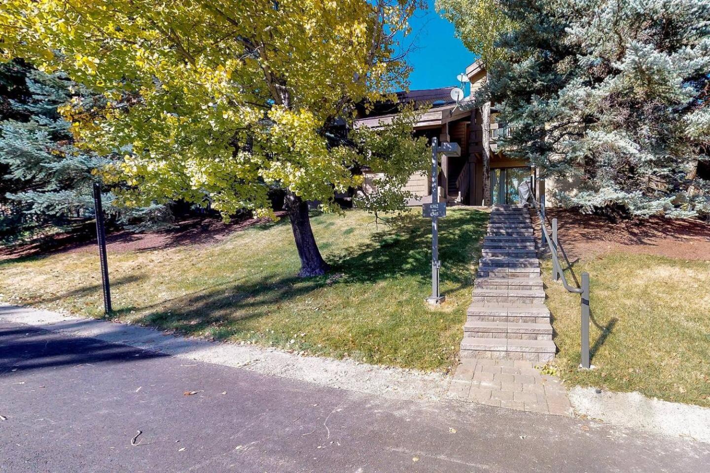 2BD Fairway Nine Golf Condo + FREE Resort Amenities