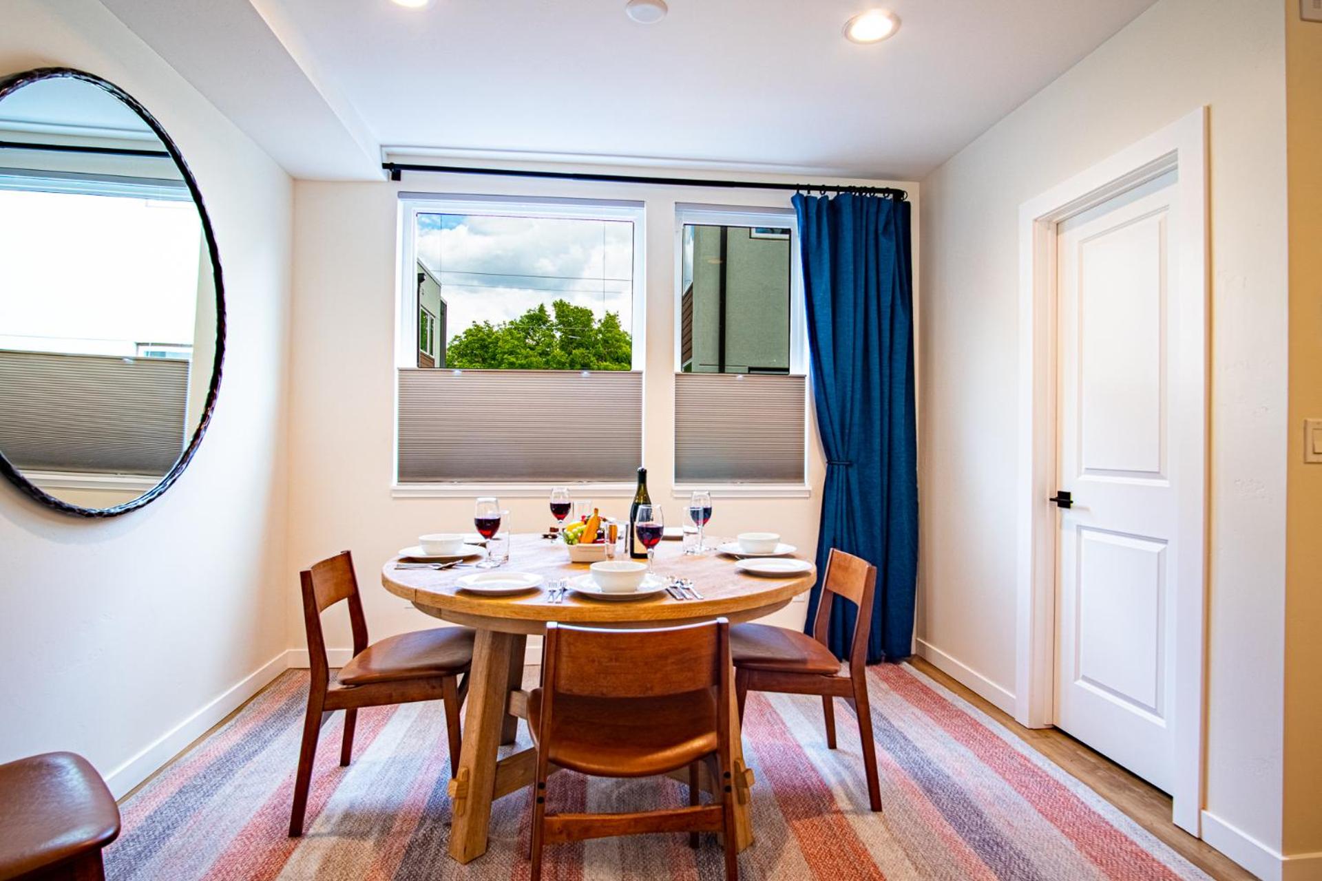 Mountain View Villa - Lux 3BD w/Roof Terrace - Downtown Hailey