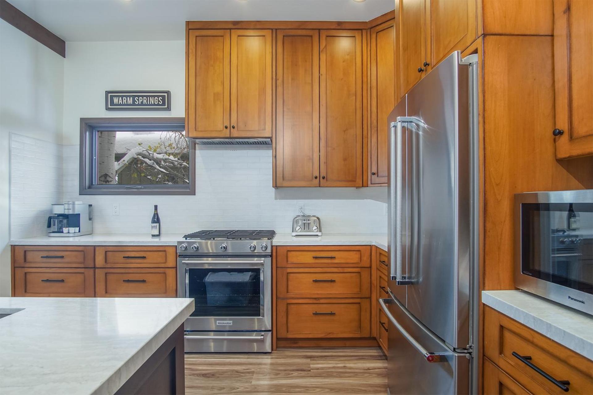 Skiway Chalet - Next to Warm Springs Lifts - Close to Natural Hot Springs