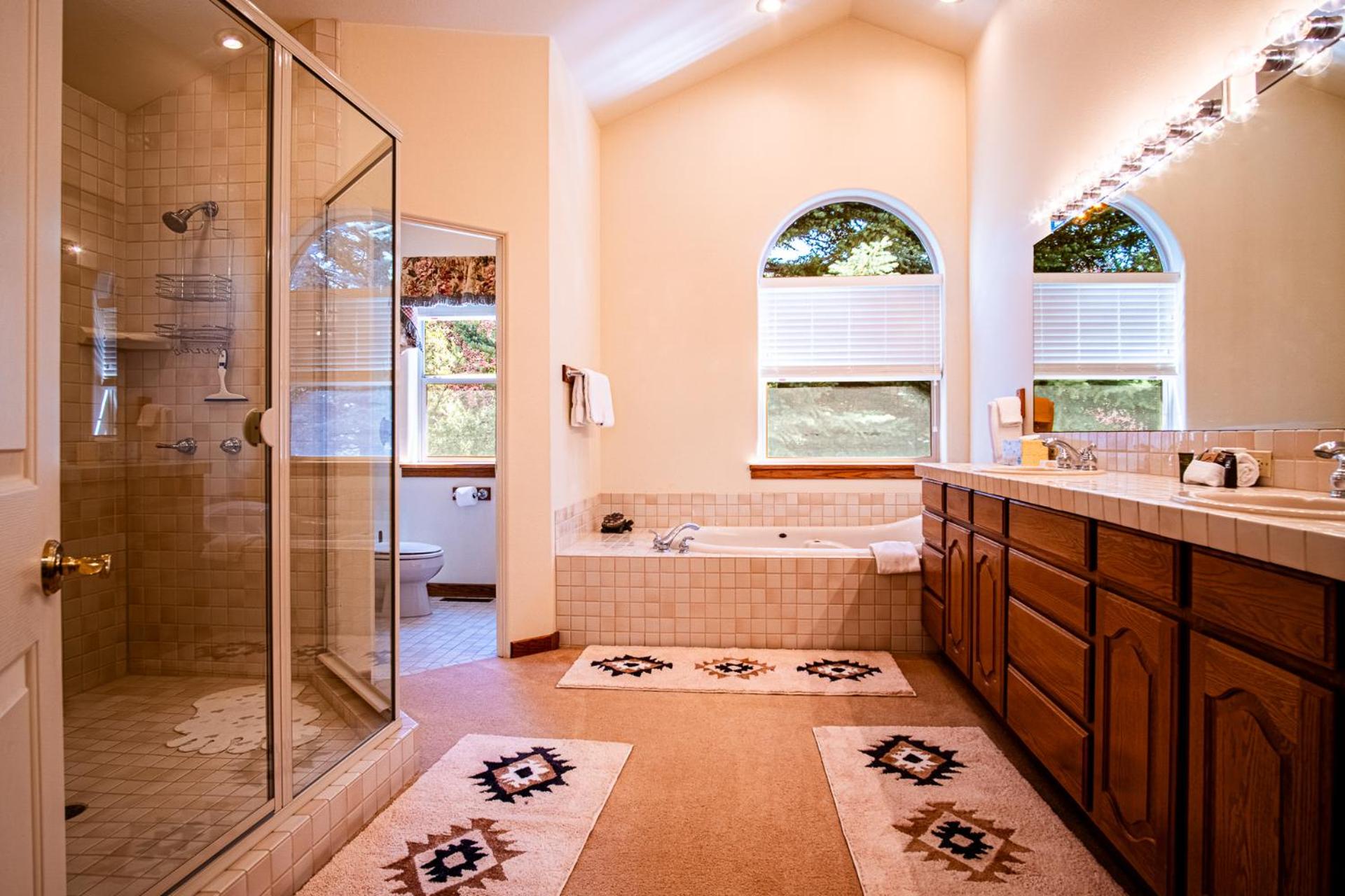 Sunflower Lane - 4BD Sun Valley Retreat + Resort Amenities