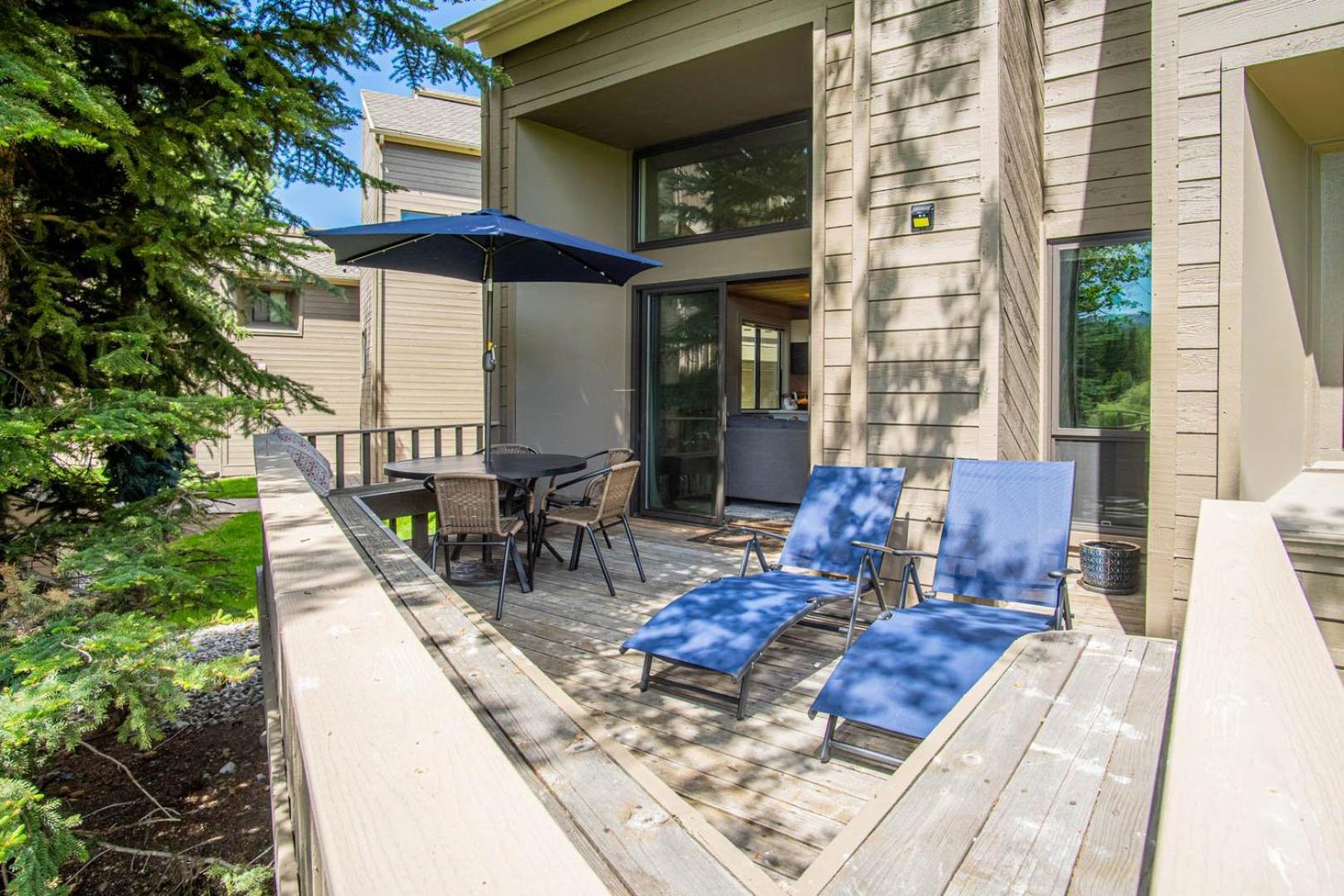 Modern Golf View Condo + Resort Amenities