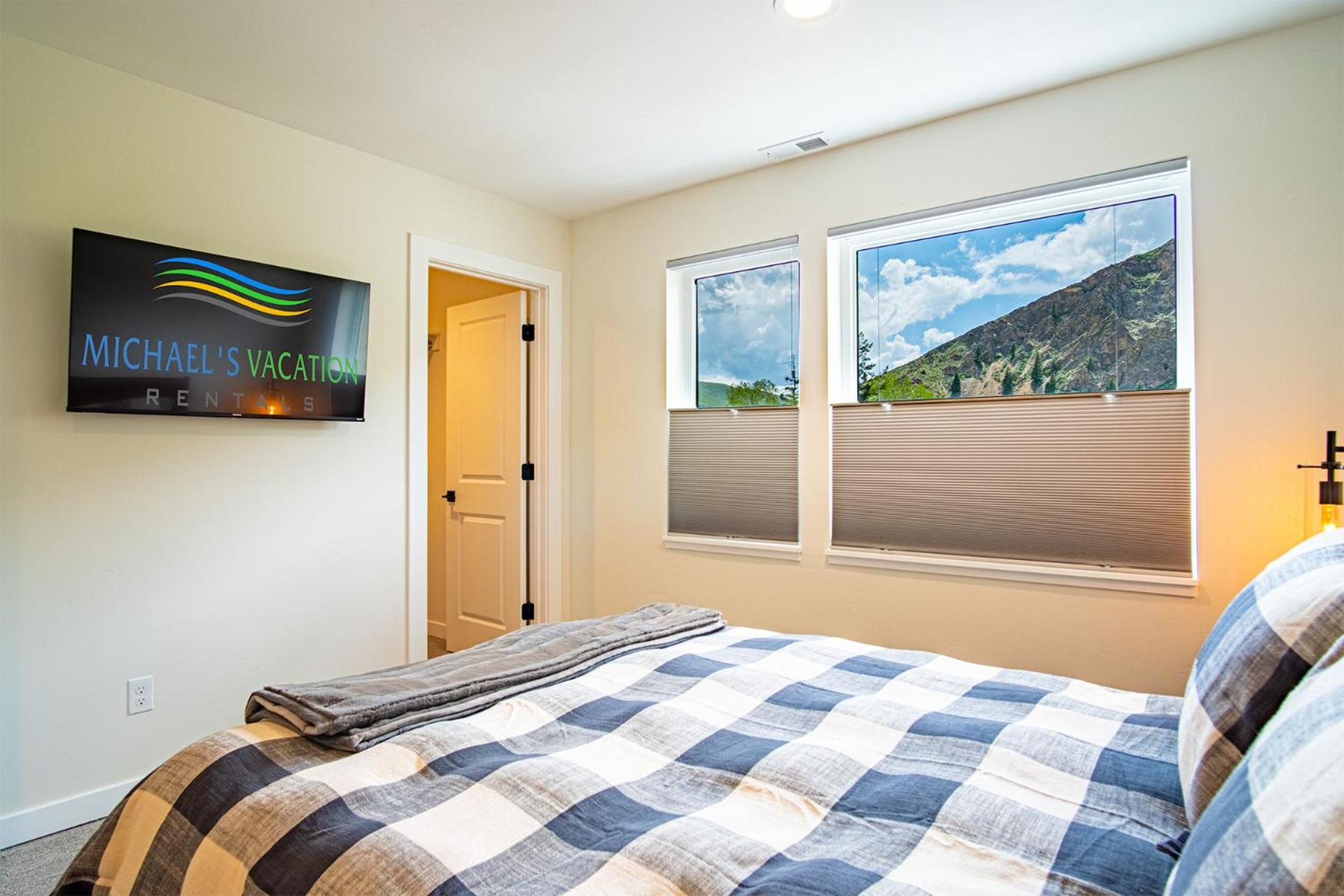 Mountain View Villa - Lux 3BD w/Roof Terrace - Downtown Hailey