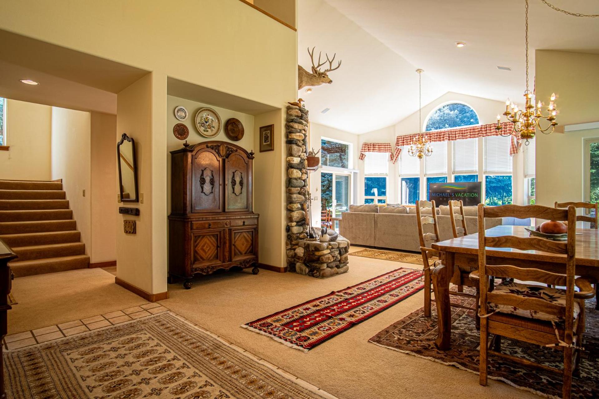 Sunflower Lane - 4BD Sun Valley Retreat + Resort Amenities