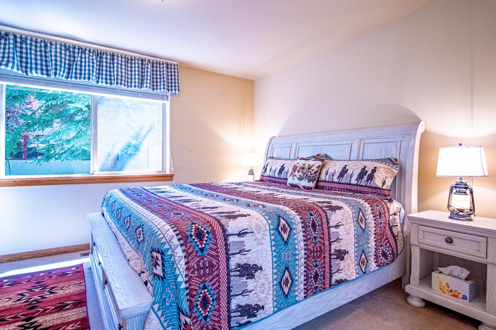 Sunflower Lane - 4BD Sun Valley Retreat + Resort Amenities