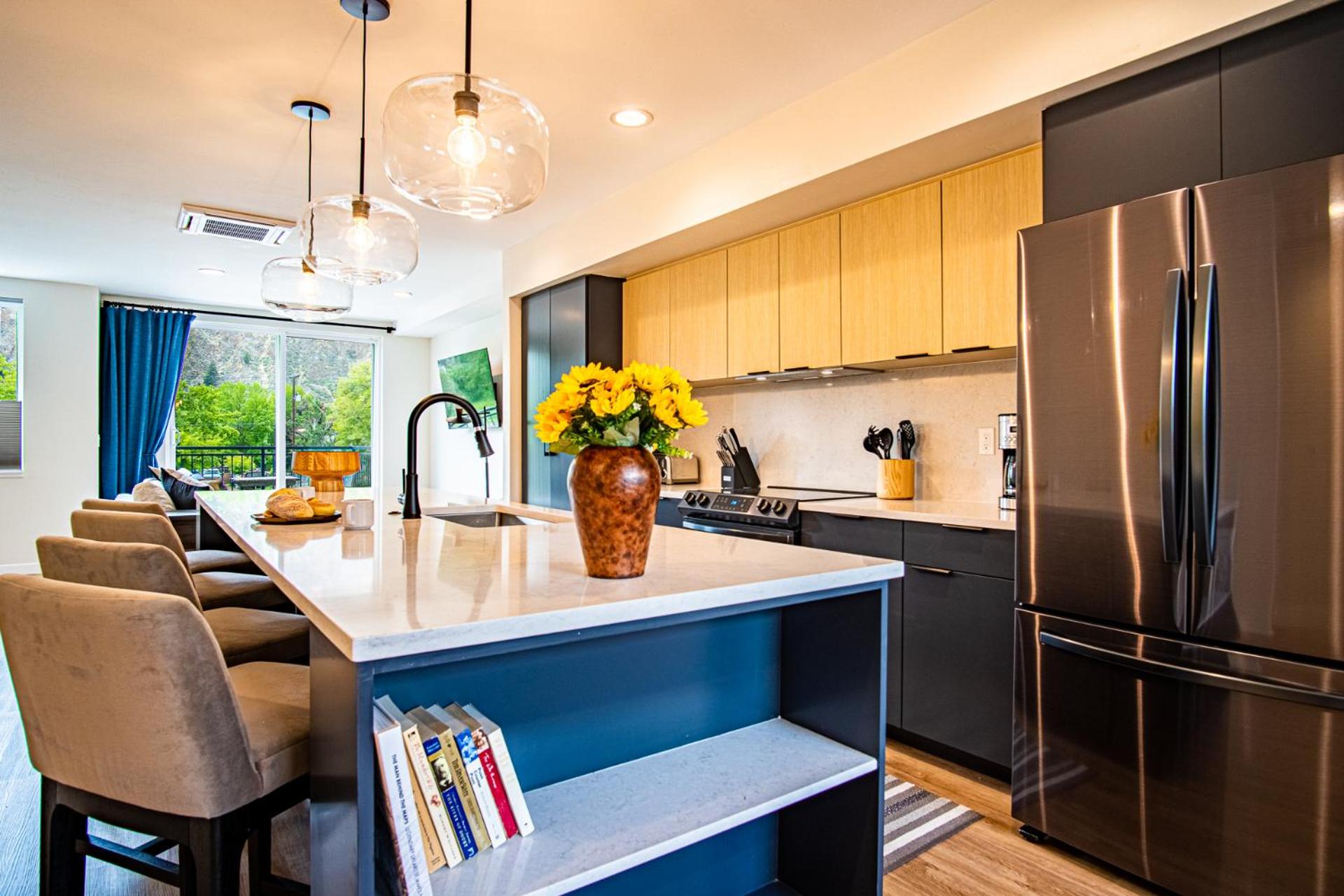Mountain View Villa - Lux 3BD w/Roof Terrace - Downtown Hailey