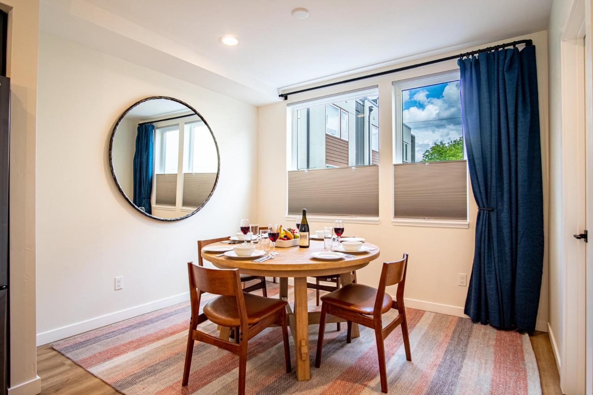 Mountain View Villa - Lux 3BD w/Roof Terrace - Downtown Hailey