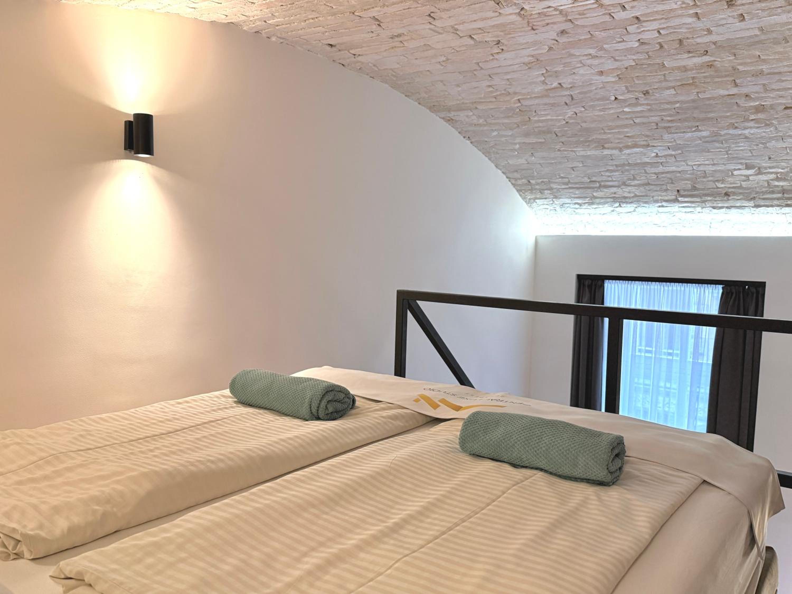 Central Luxe Studio