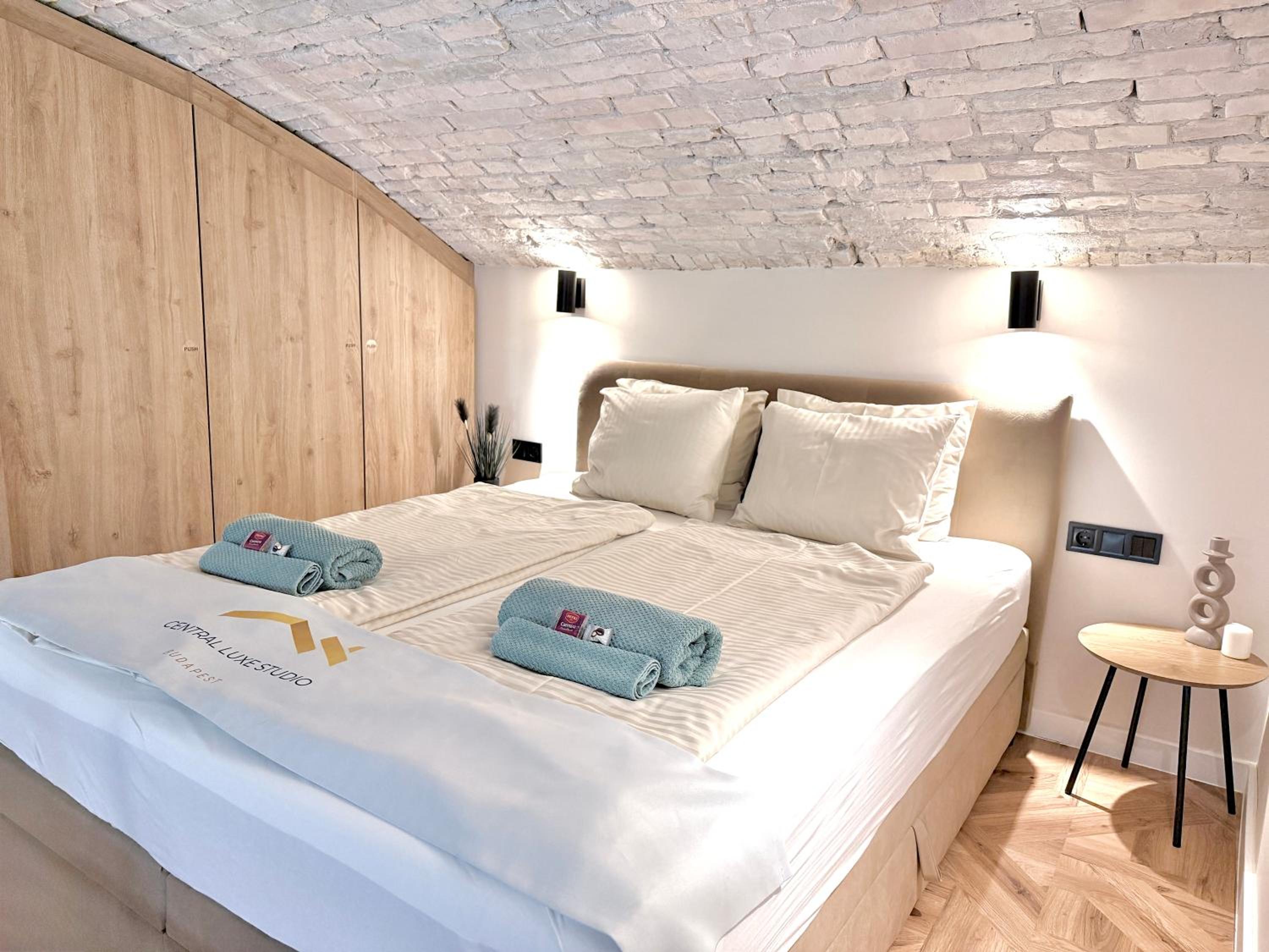 Central Luxe Studio