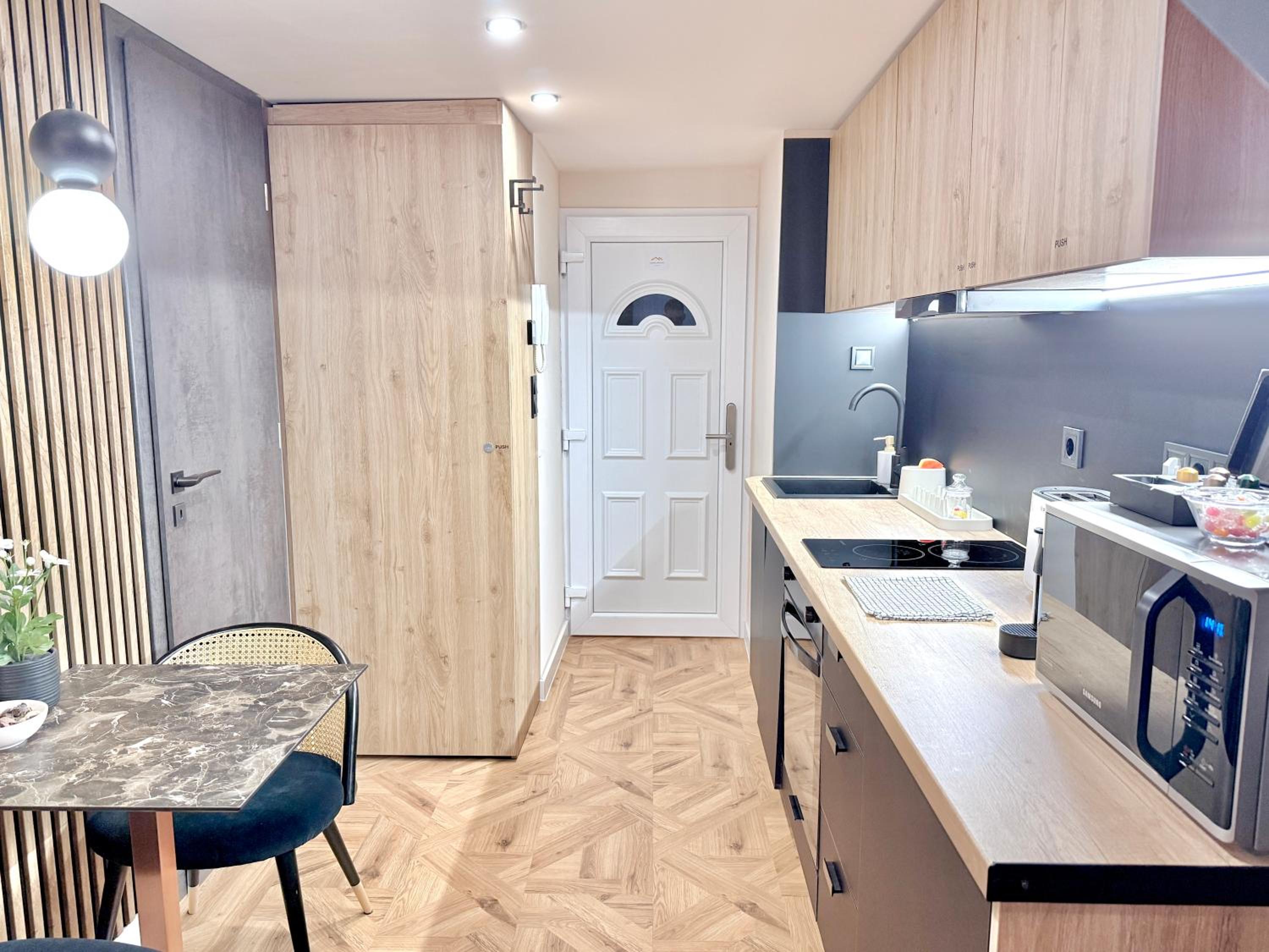 Central Luxe Studio