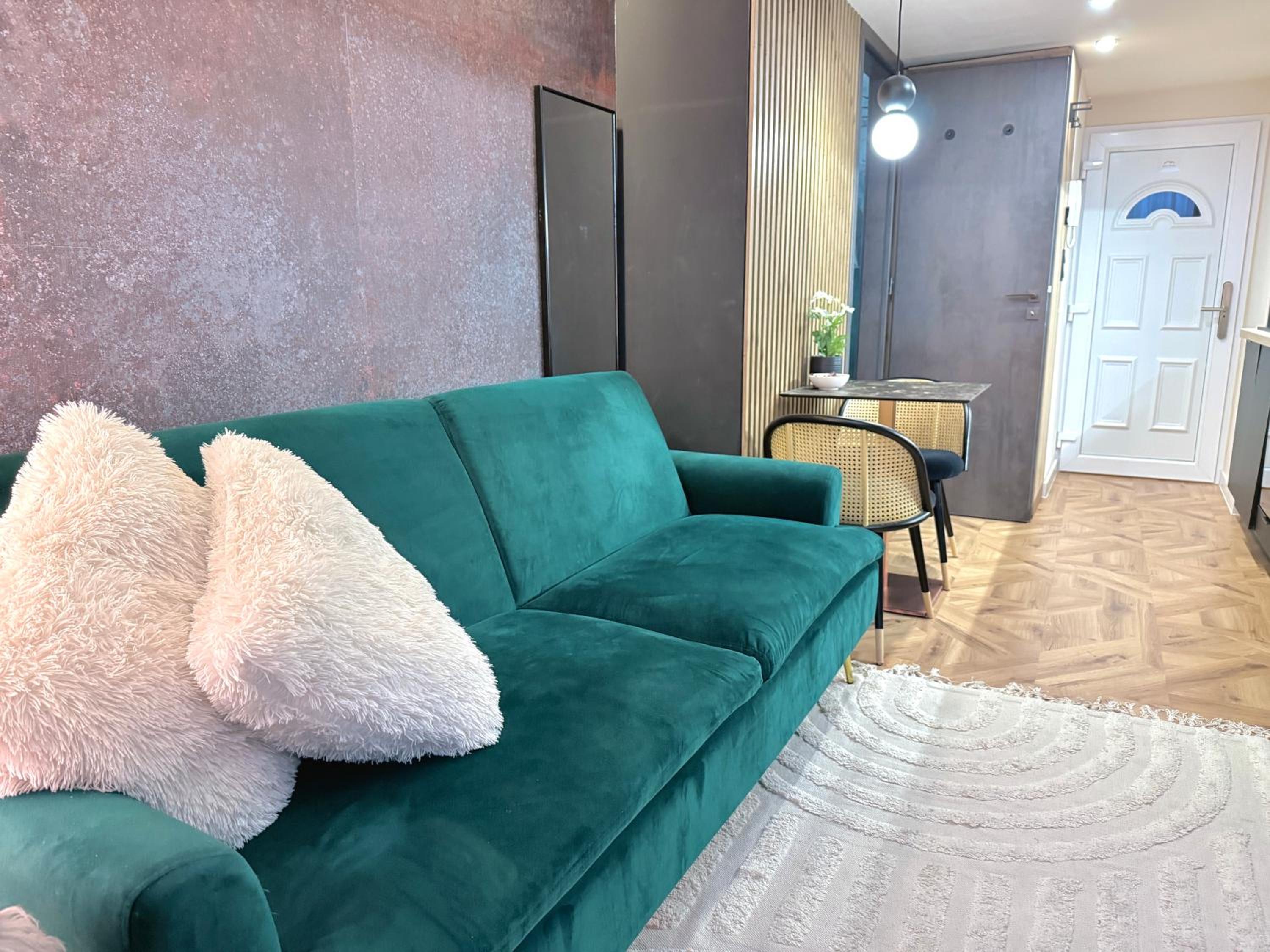 Central Luxe Studio