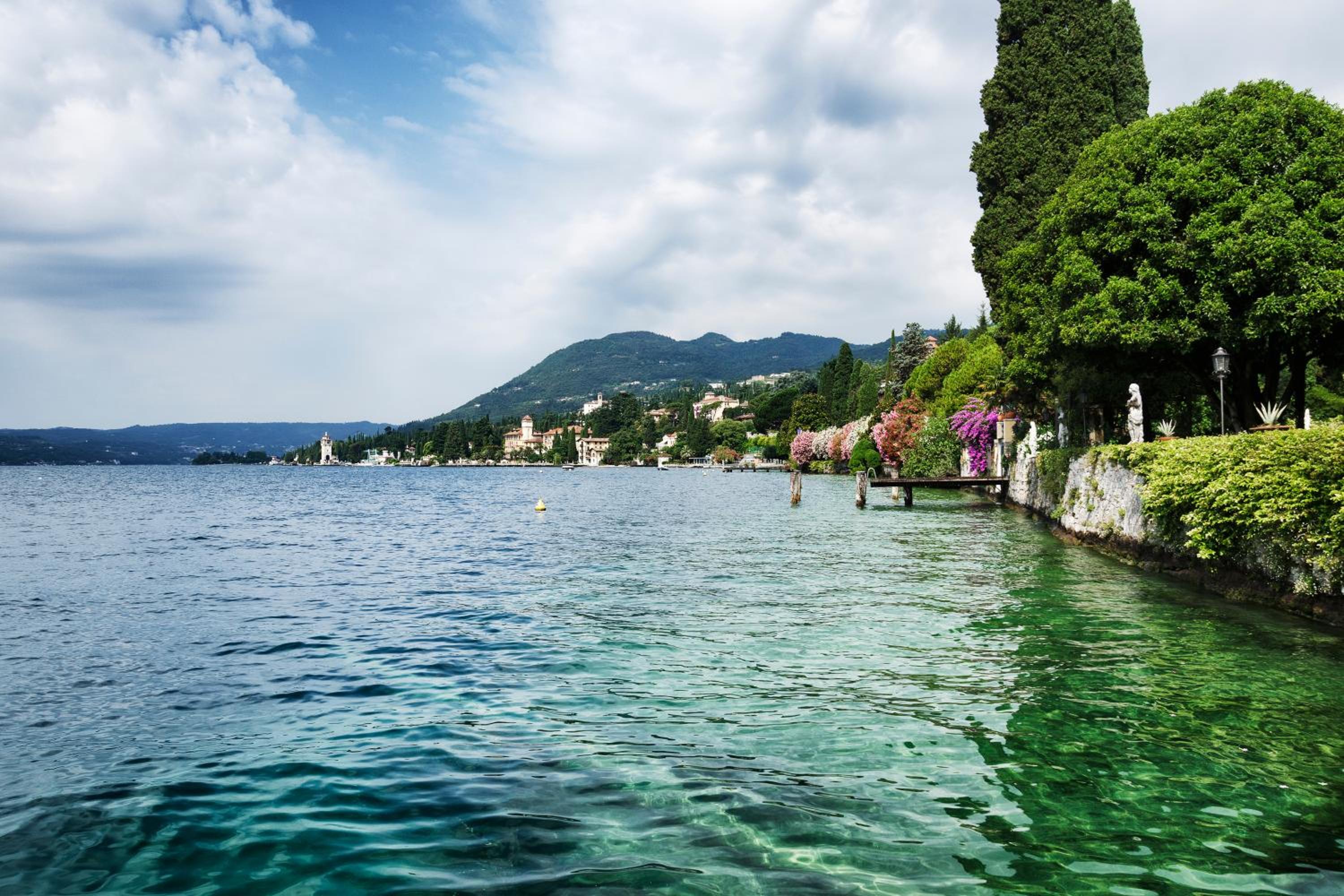 Le Fontane With View Lake - Happy Rentals