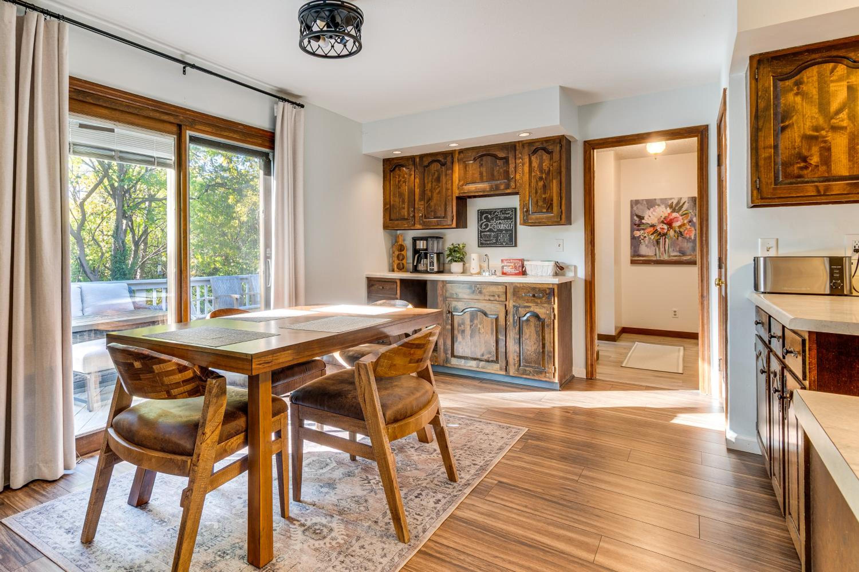 4 Mi to Capitol Spacious Springfield Home with Deck