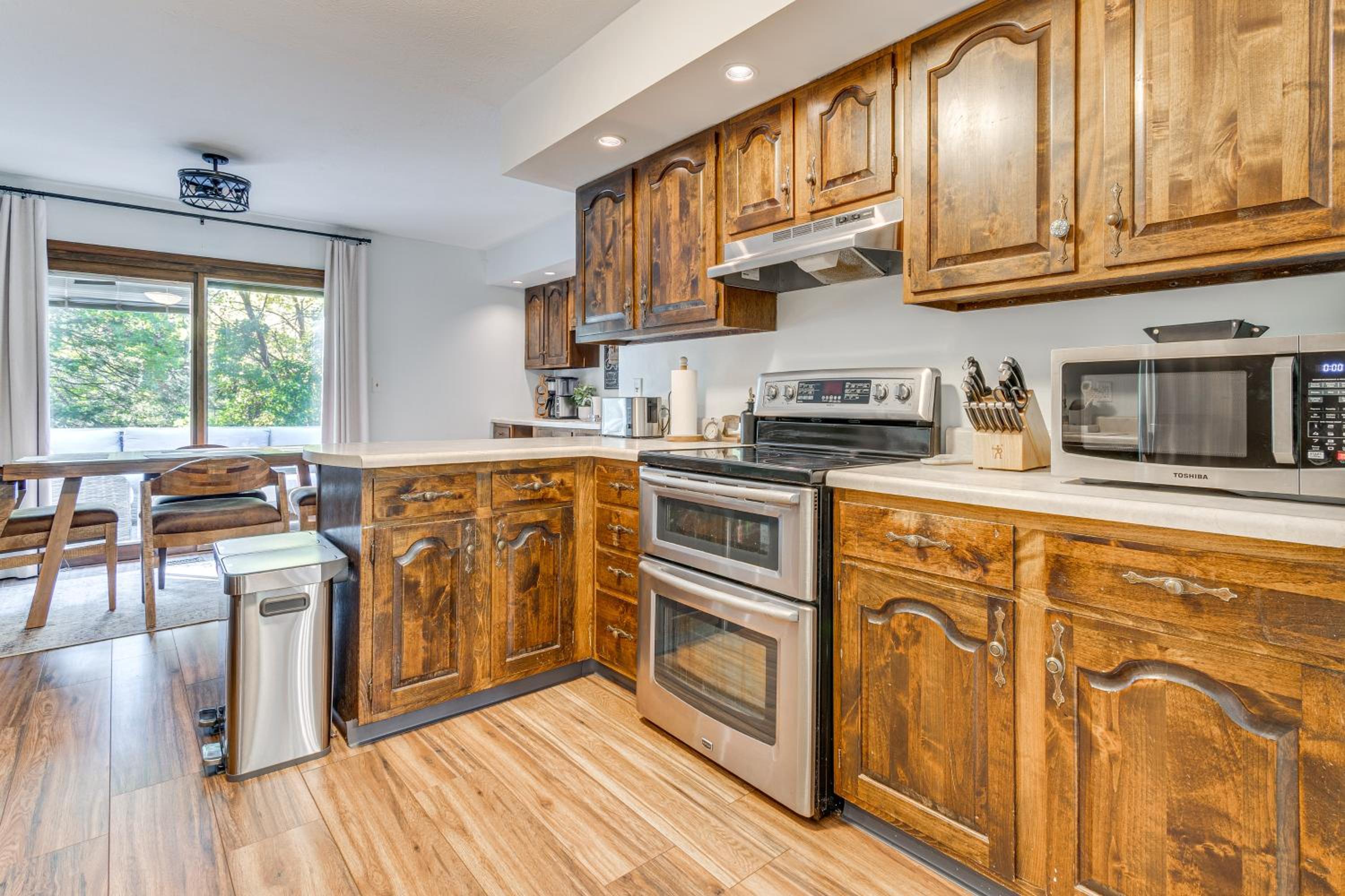 4 Mi to Capitol Spacious Springfield Home with Deck