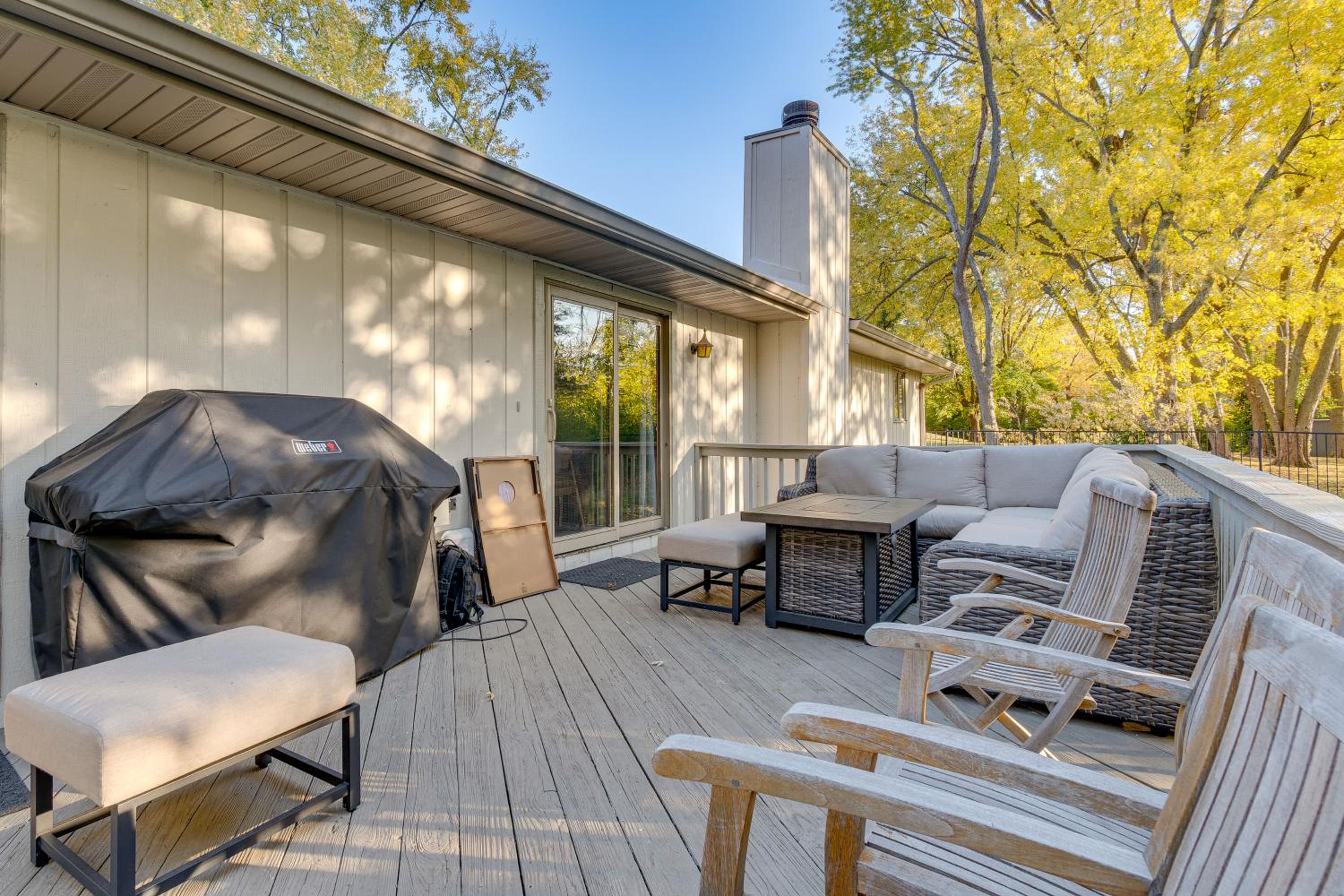 4 Mi to Capitol Spacious Springfield Home with Deck