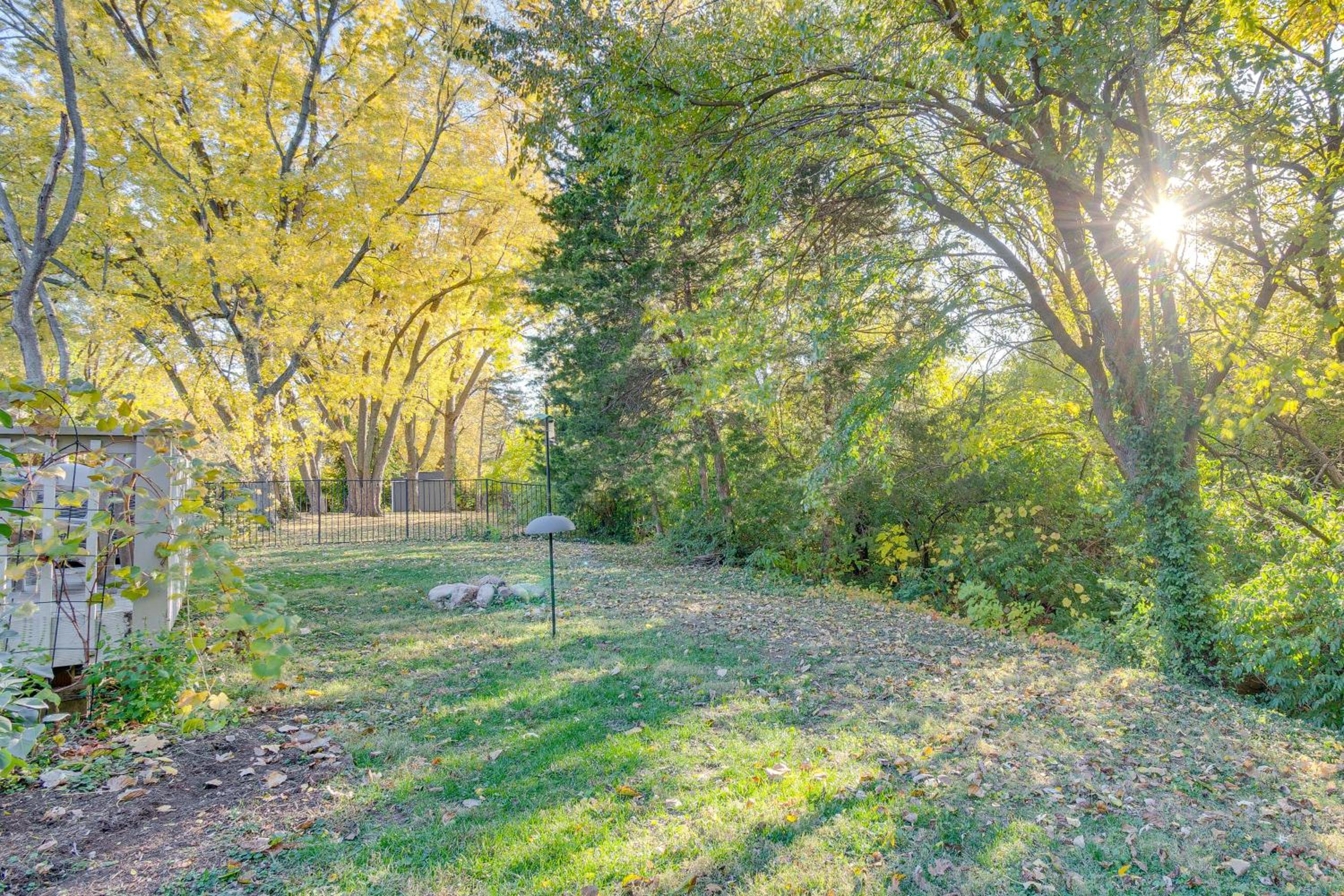 4 Mi to Capitol Spacious Springfield Home with Deck