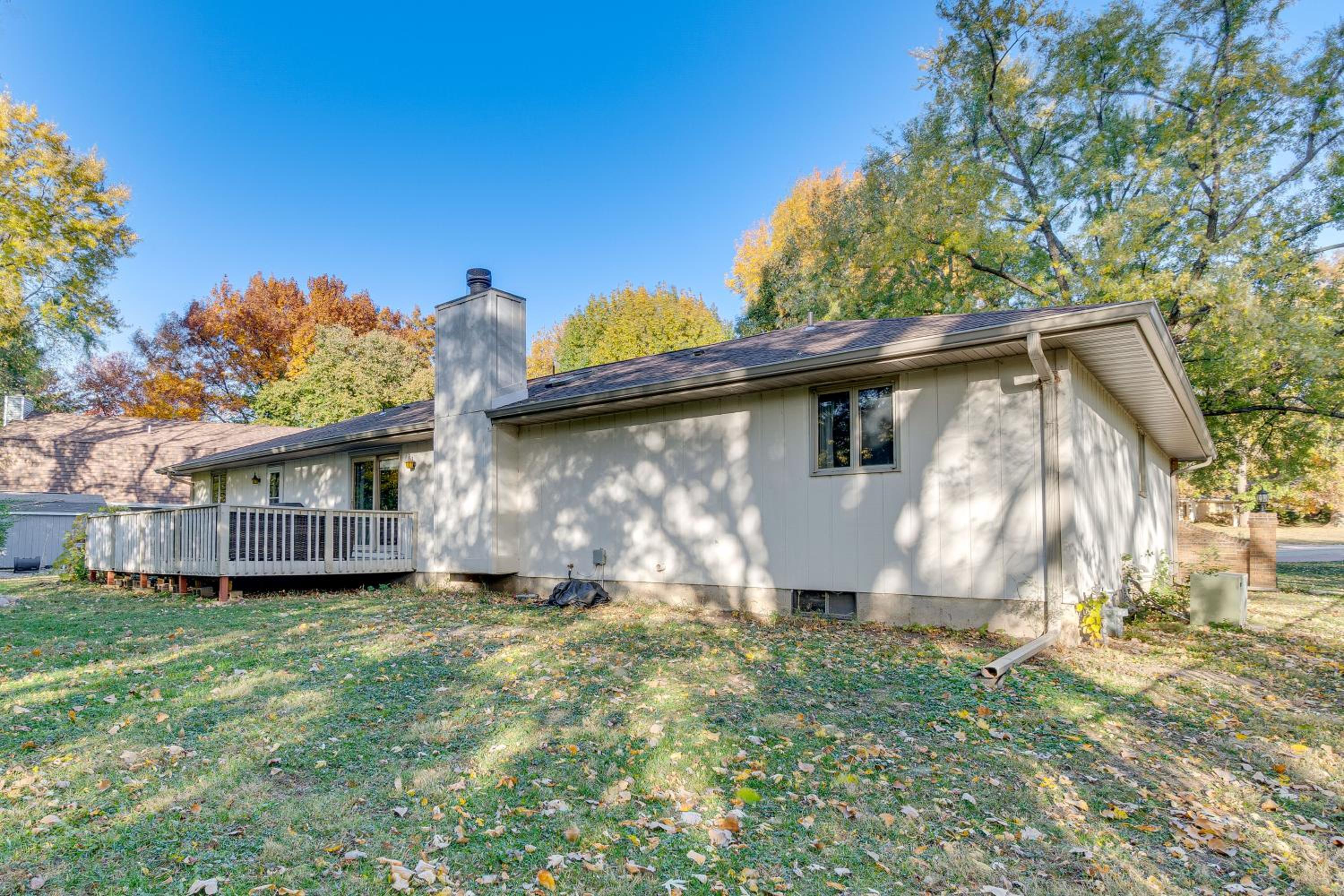 4 Mi to Capitol Spacious Springfield Home with Deck