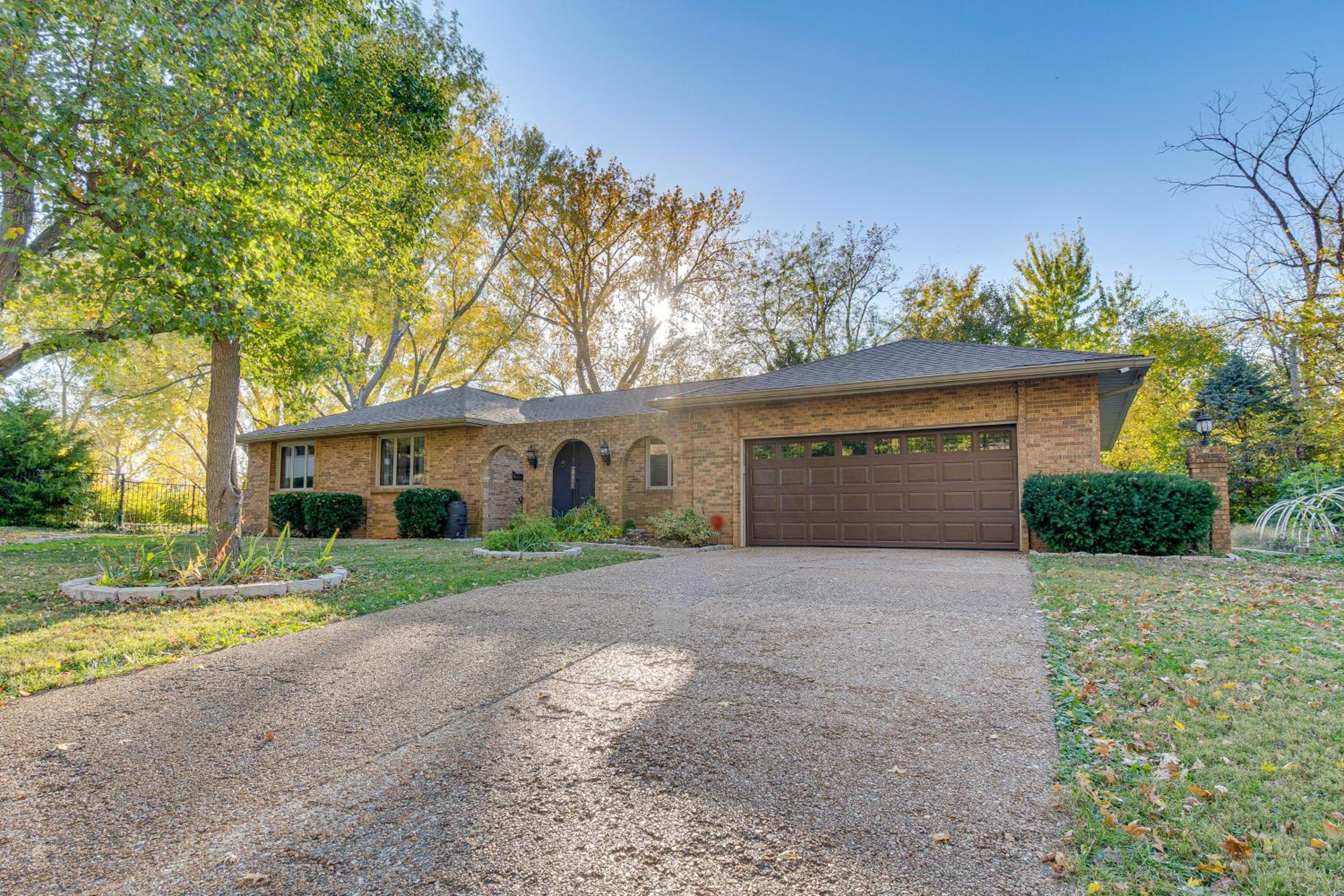 4 Mi to Capitol Spacious Springfield Home with Deck