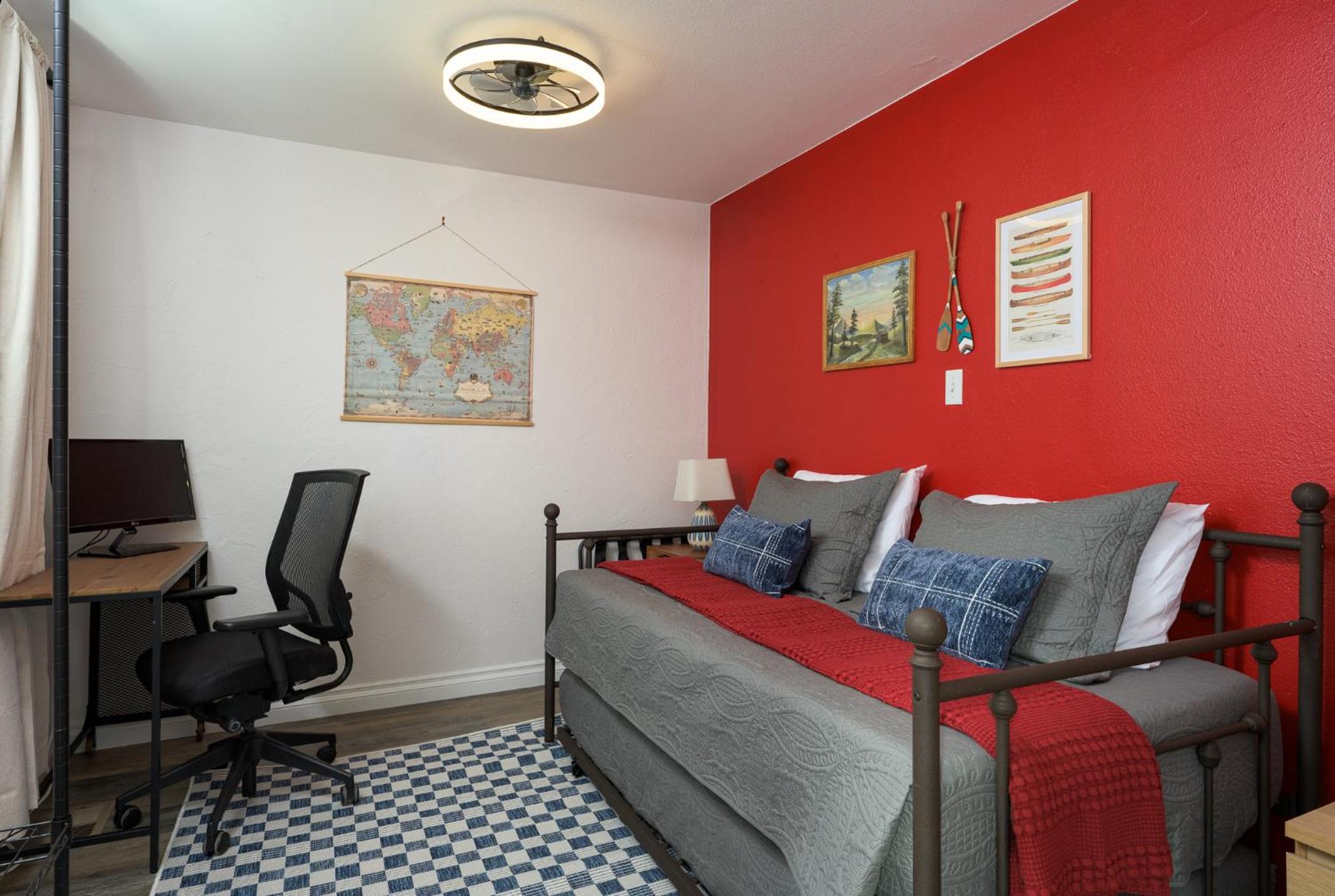 Cozy Family Retreat with Yard - Walk to Olde Town
