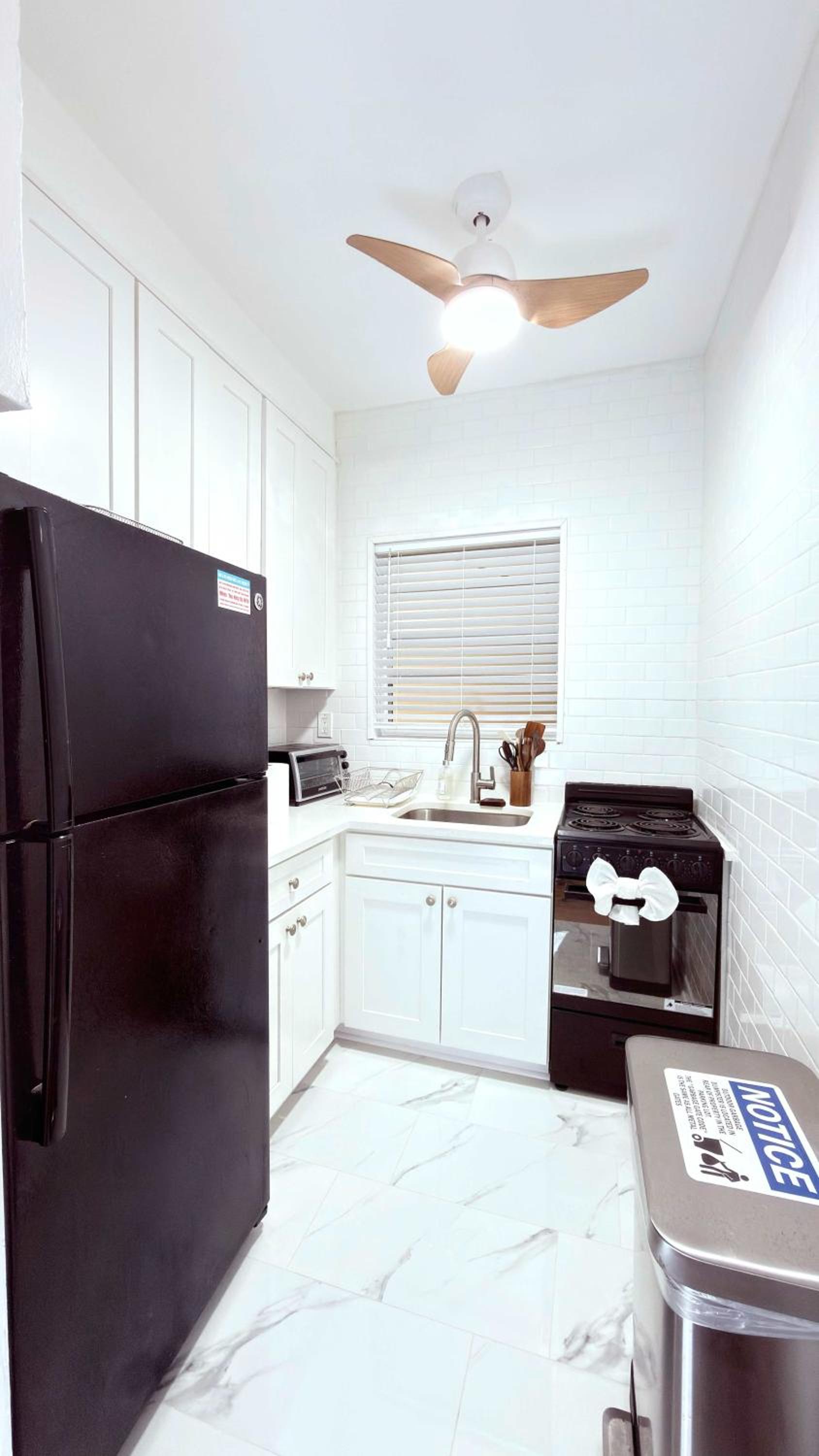2BR Beach Apartment in Prime Miami Location