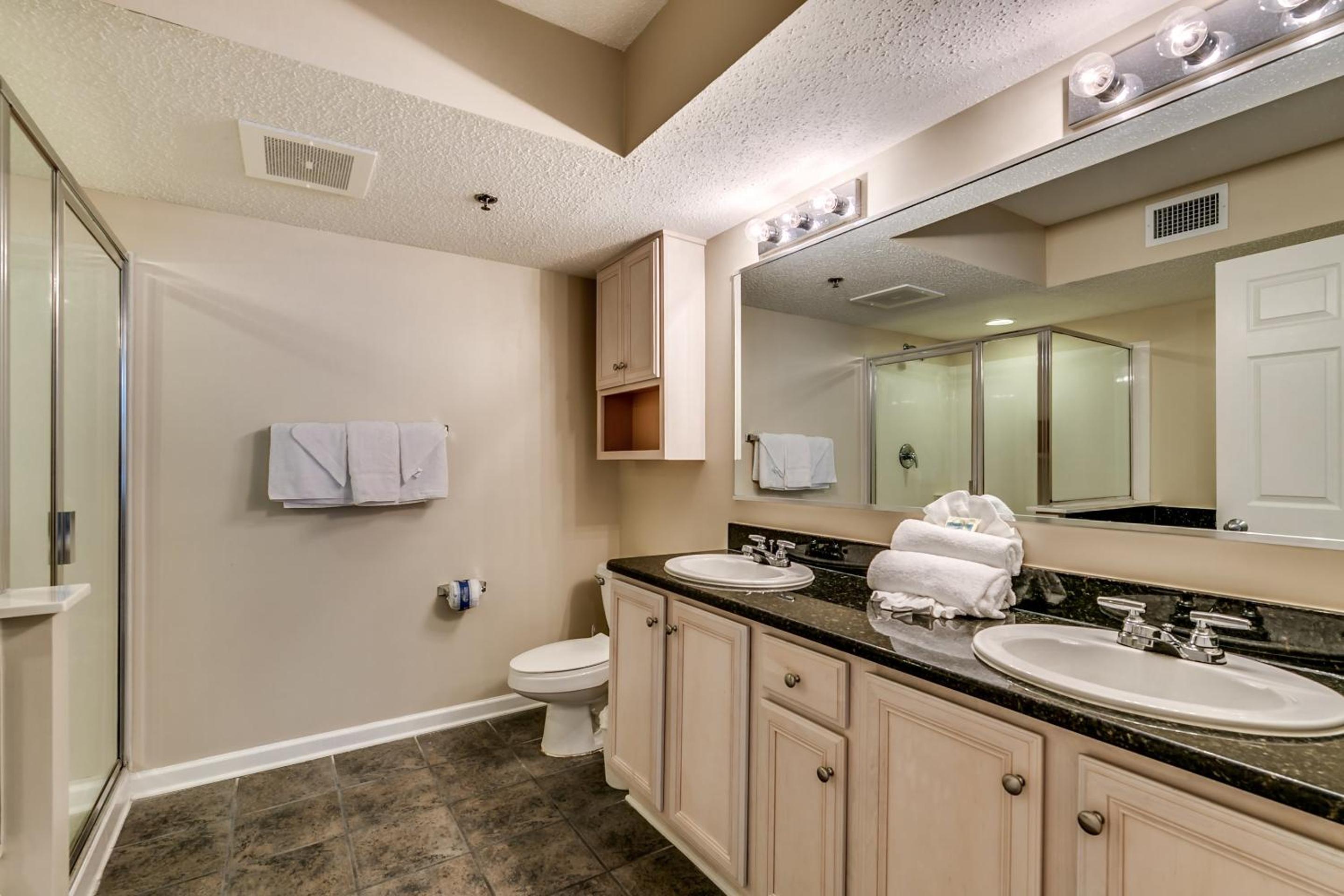 Crescent Shores N - 702