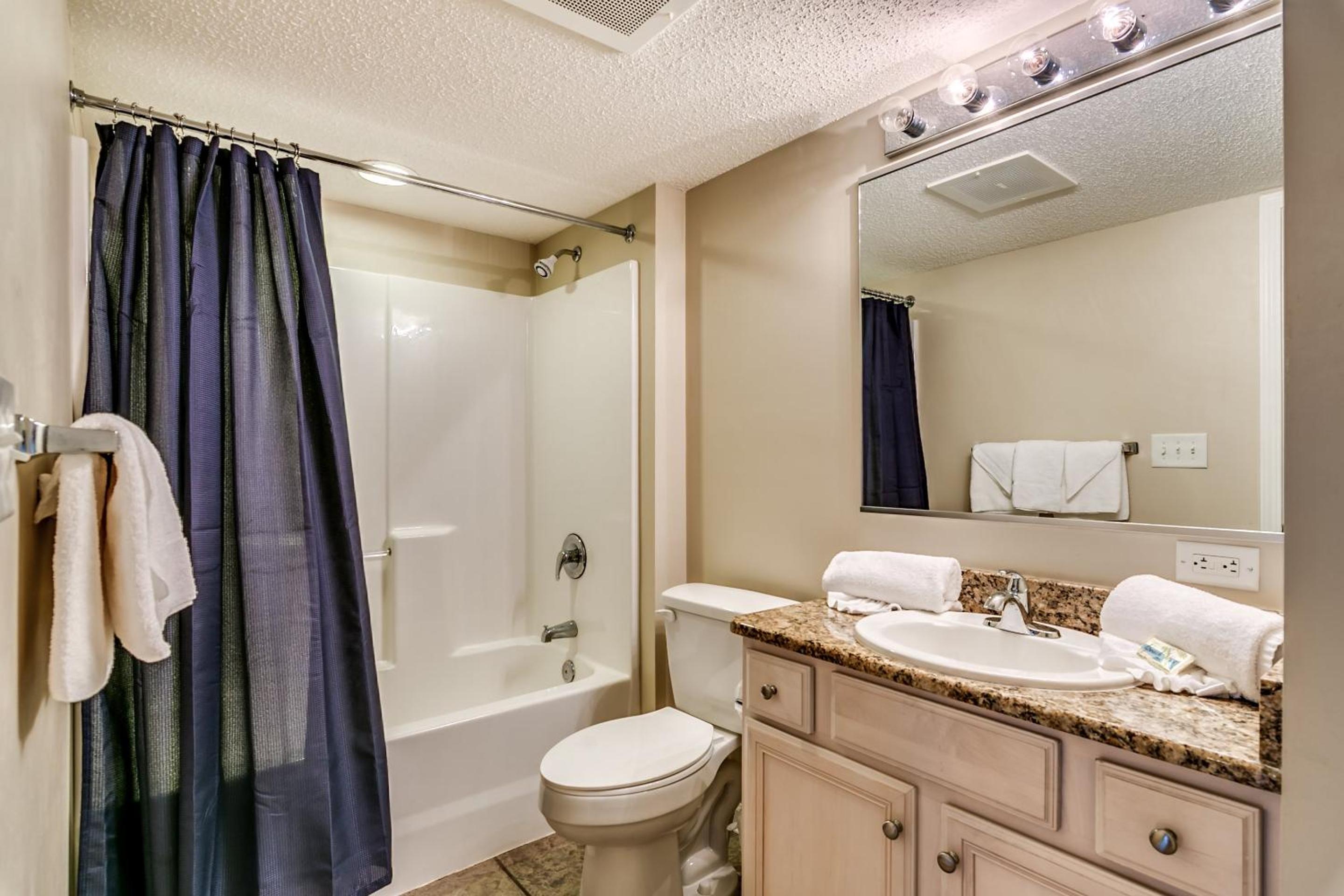 Crescent Shores N - 702
