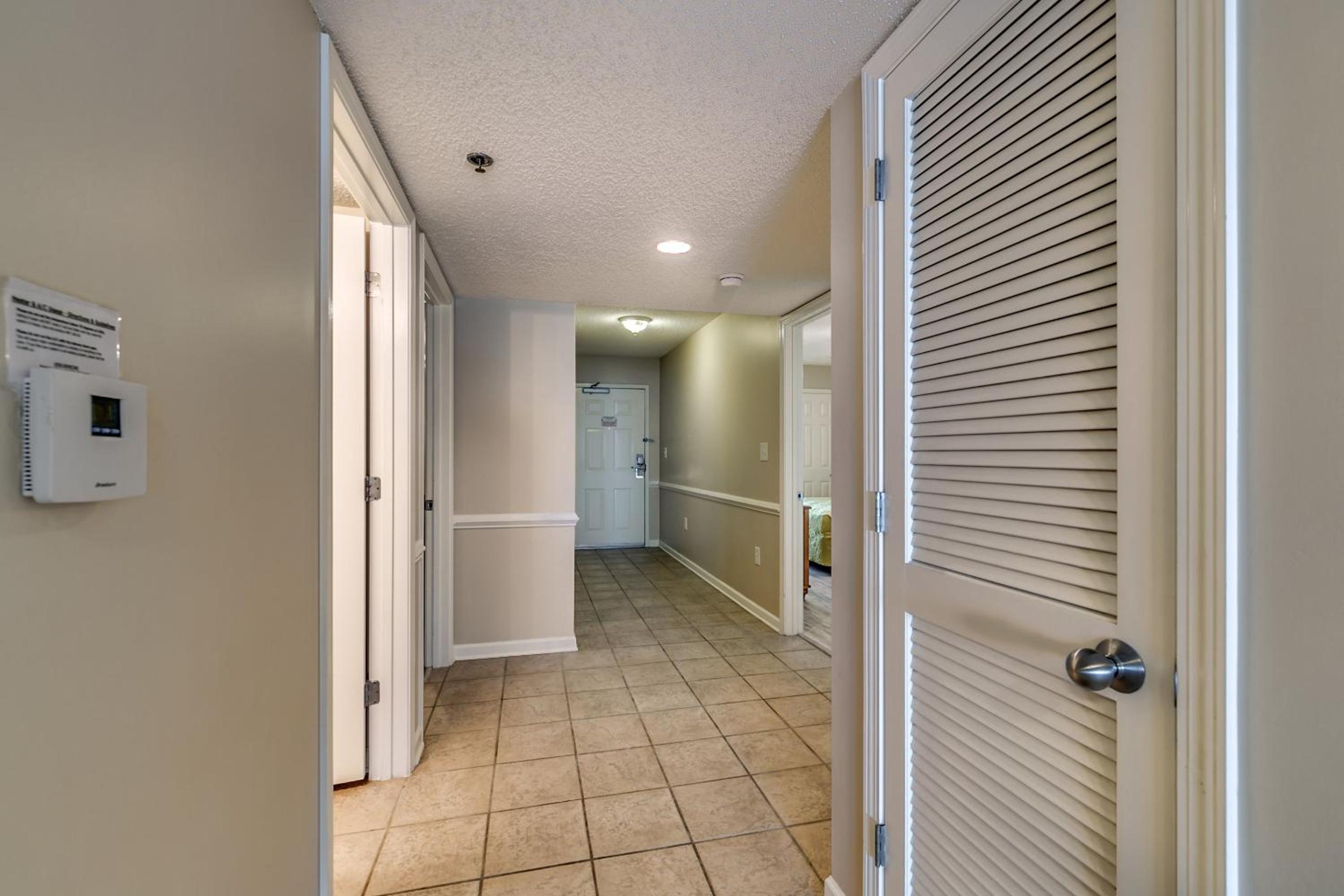 Crescent Shores N - 702