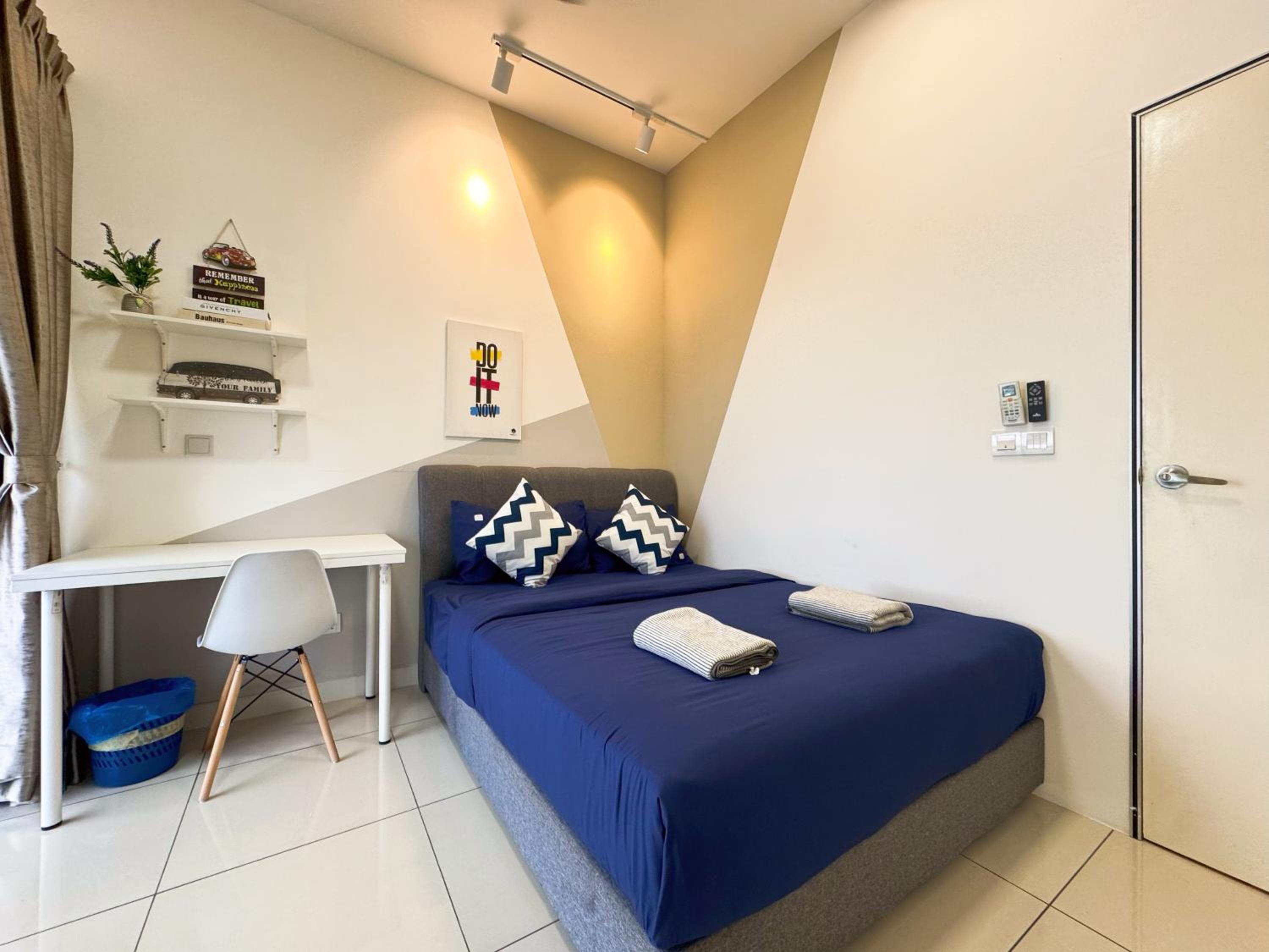 4BR KLCC View MRT 2min Free Parking Big Unit
