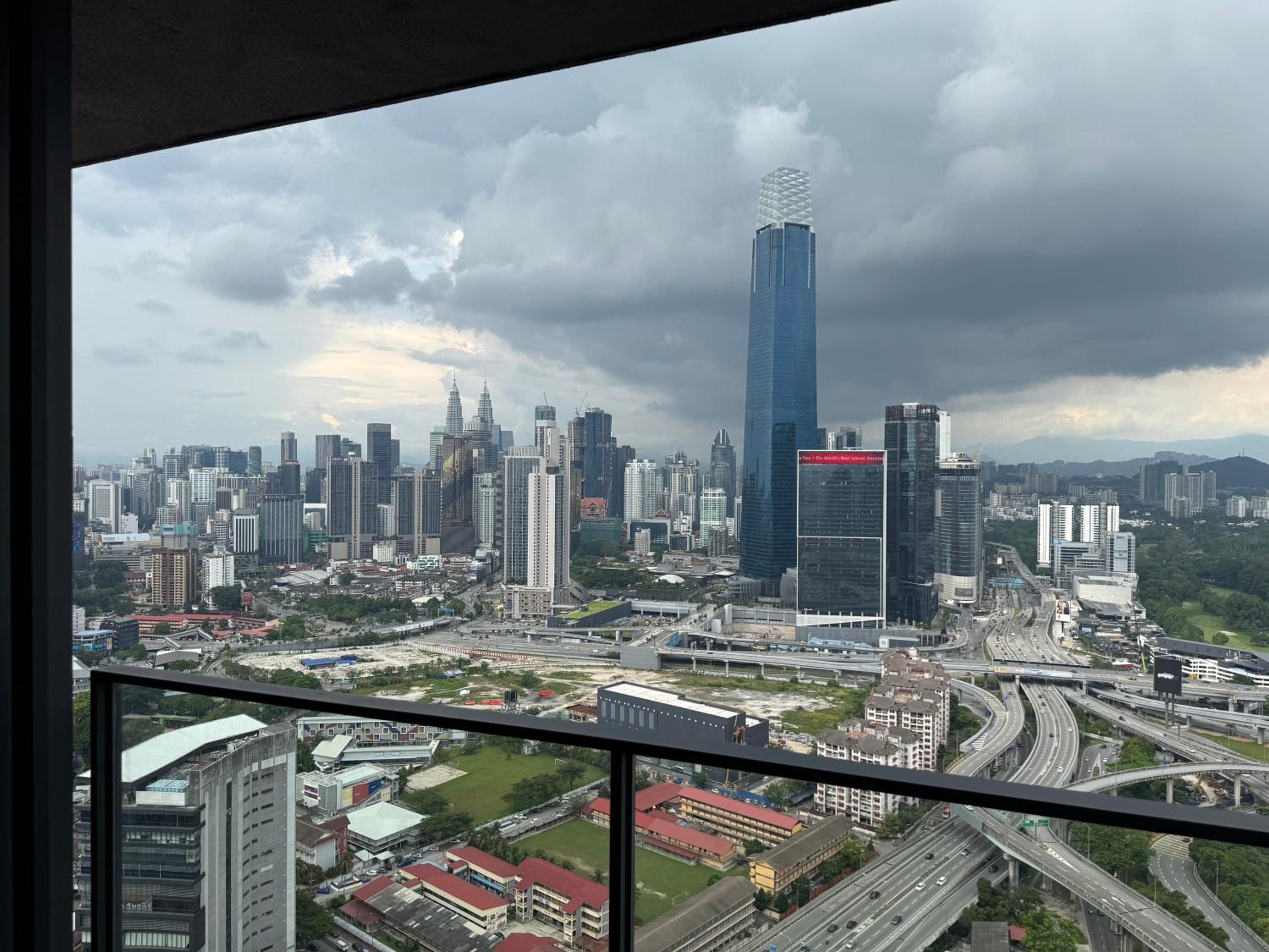 4BR KLCC View MRT 2min Free Parking Big Unit