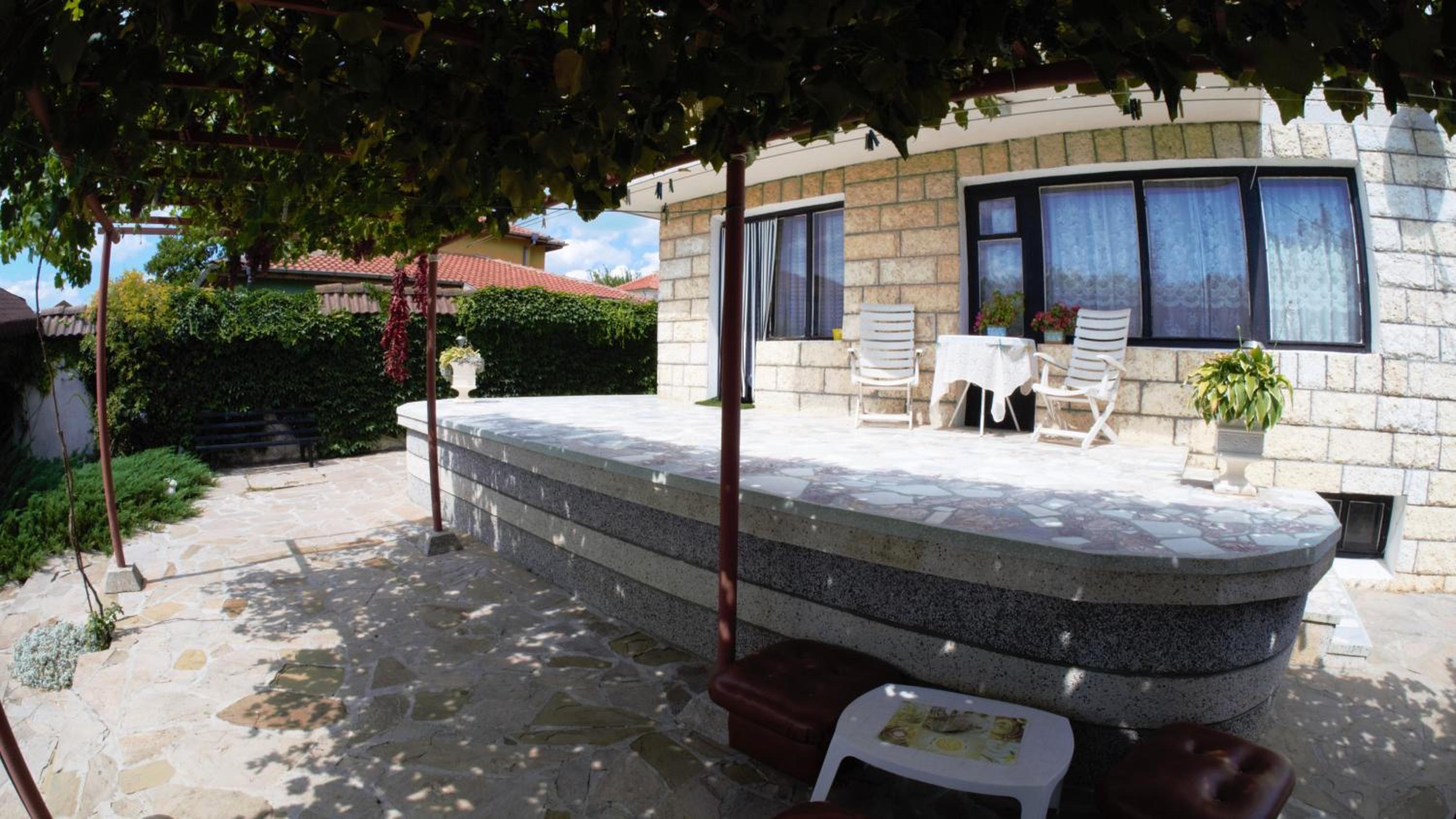 Atanasovi House