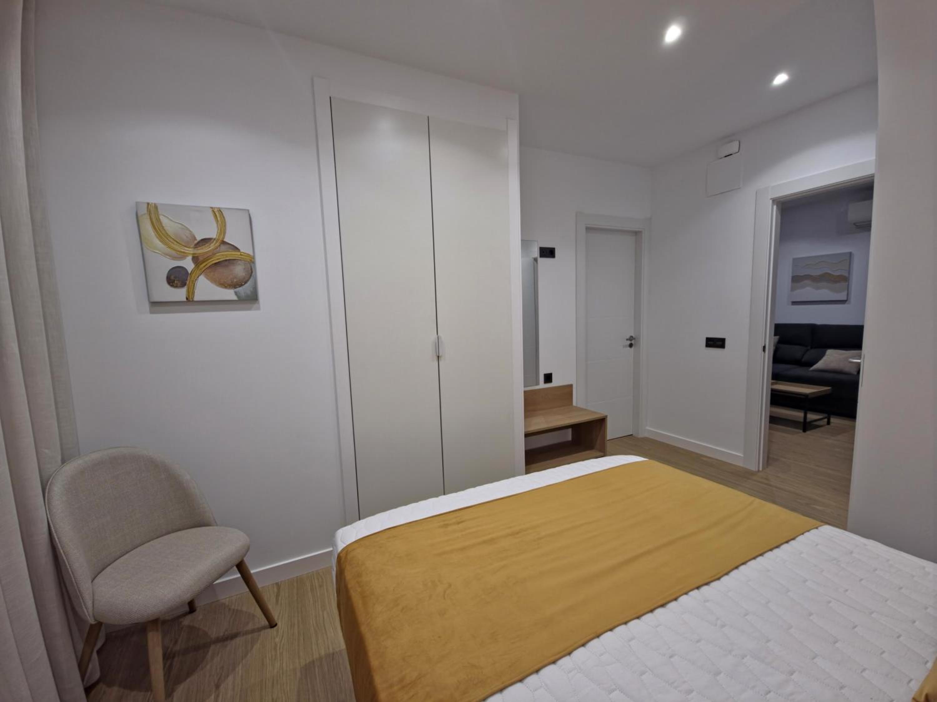 Apartamentos Picasso by gaiarooms
