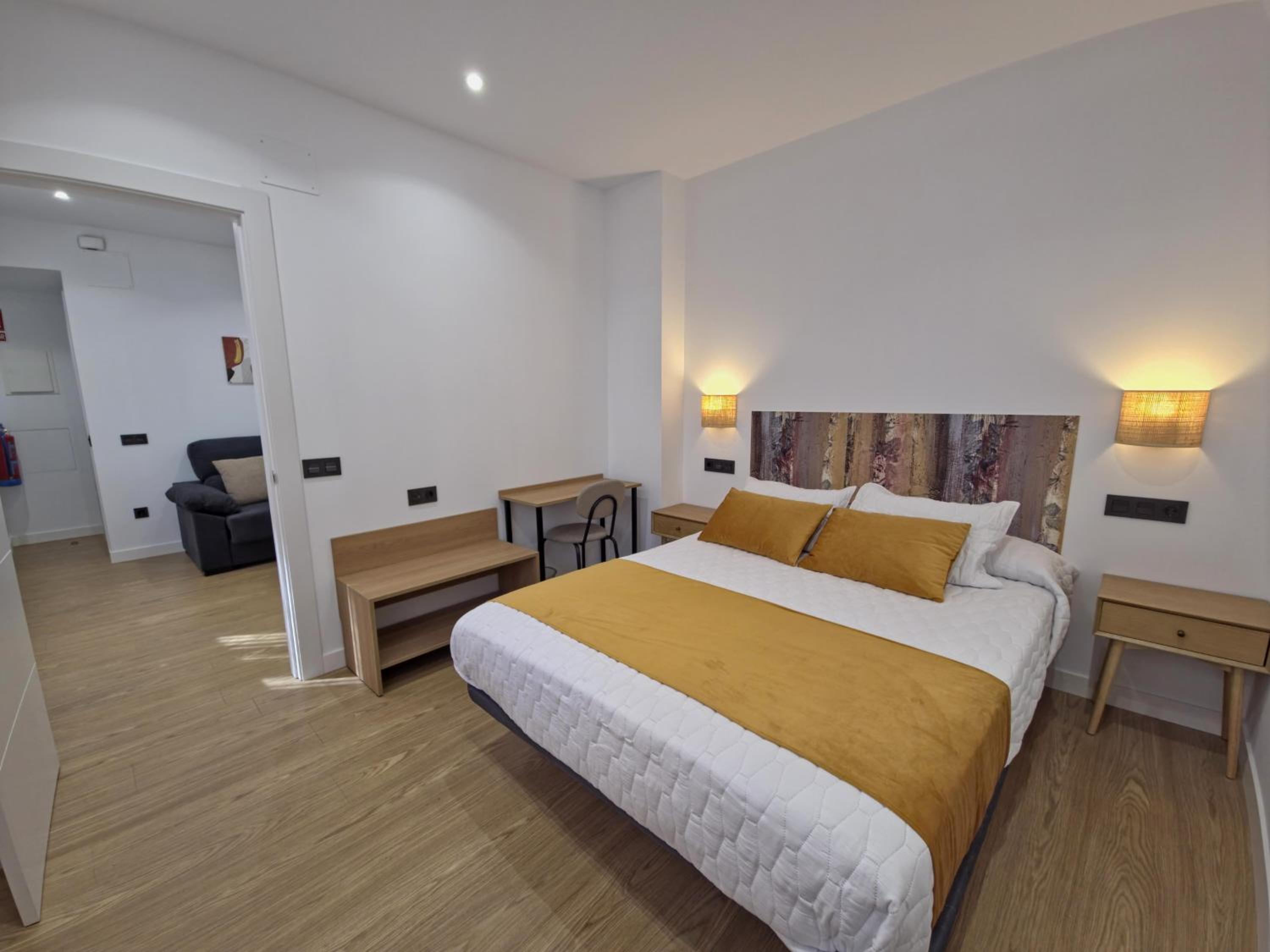 Apartamentos Picasso by gaiarooms