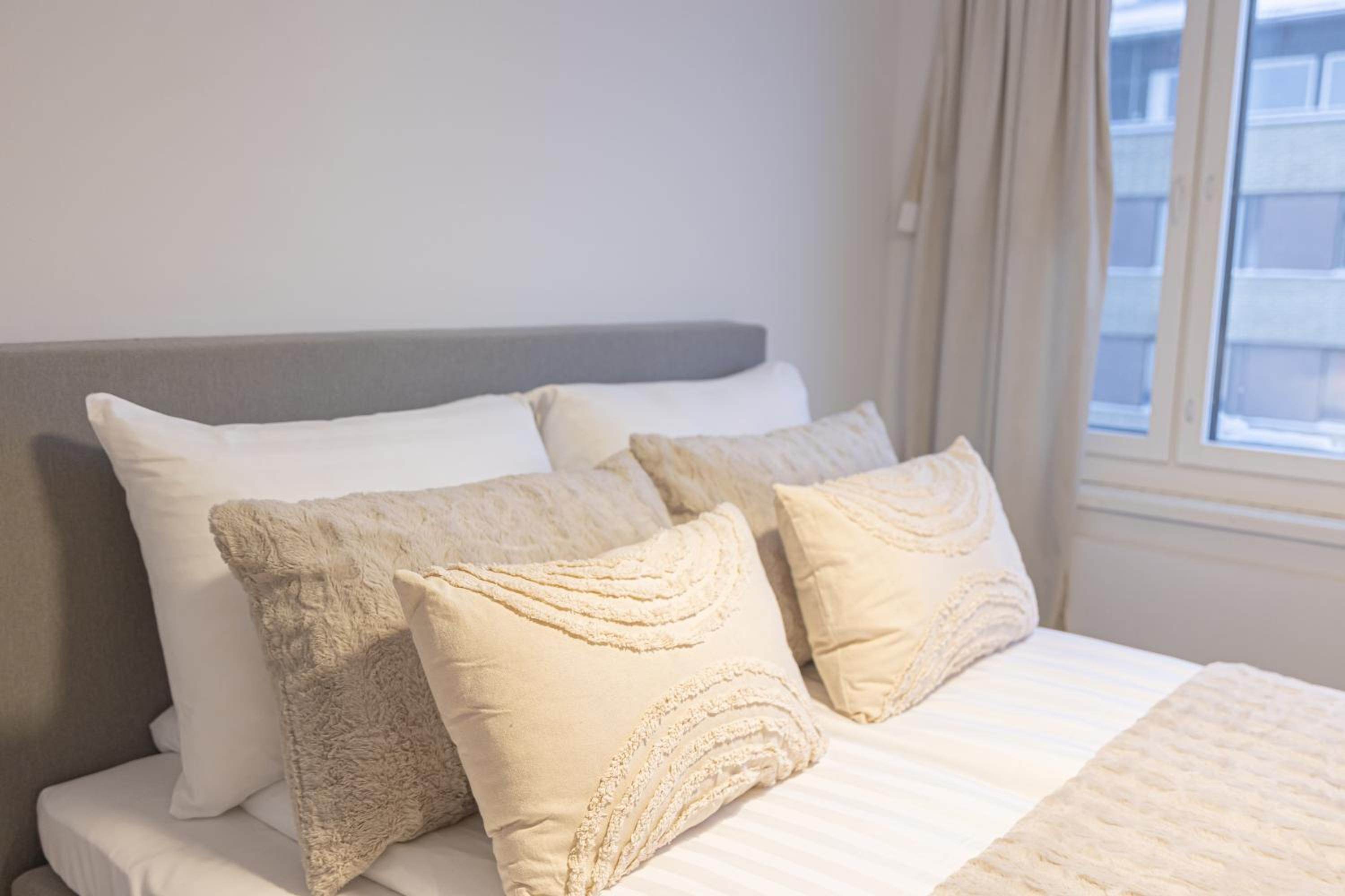 Cozy Family City Suite By BookLapland