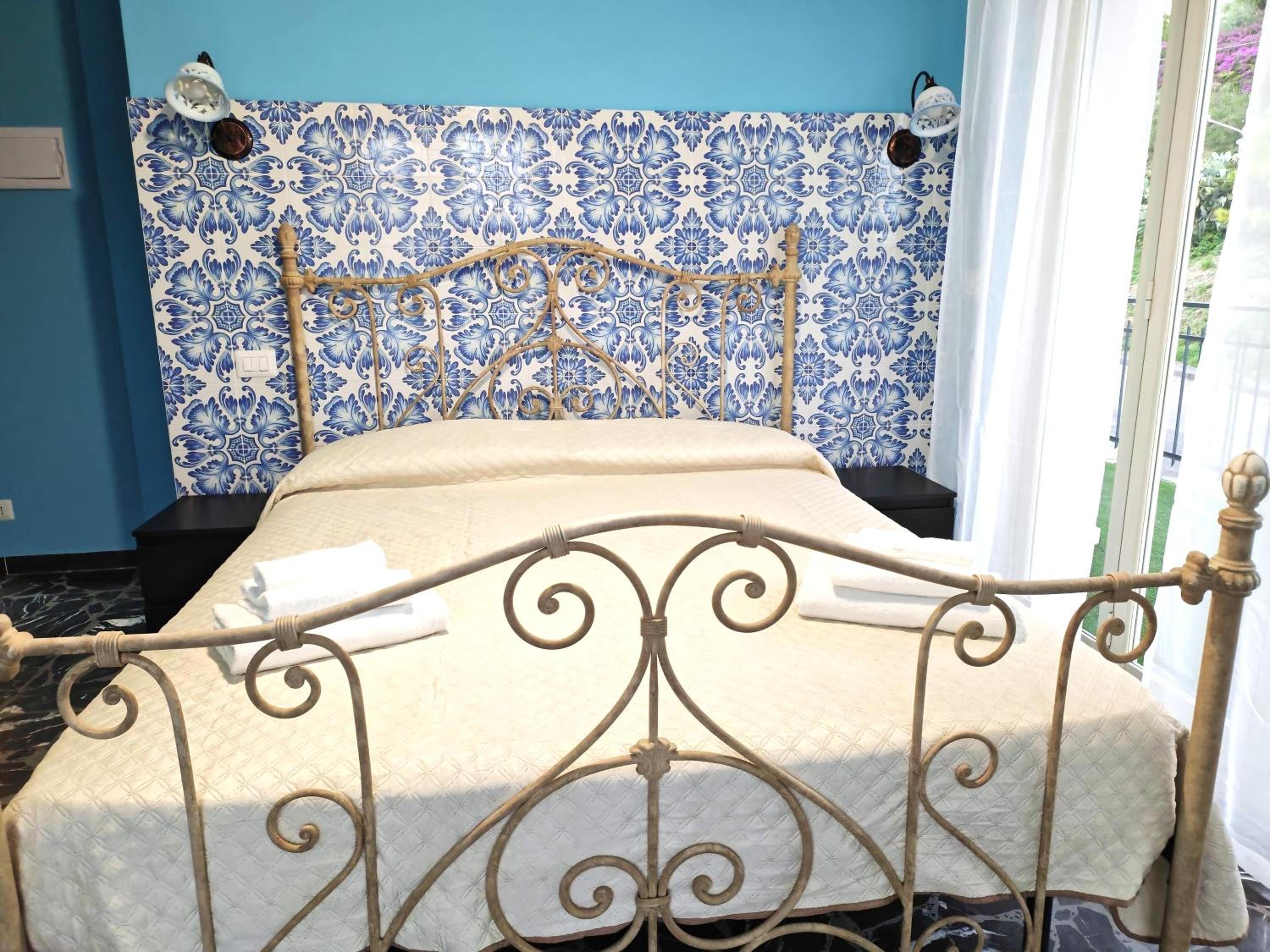 B&B Amàre