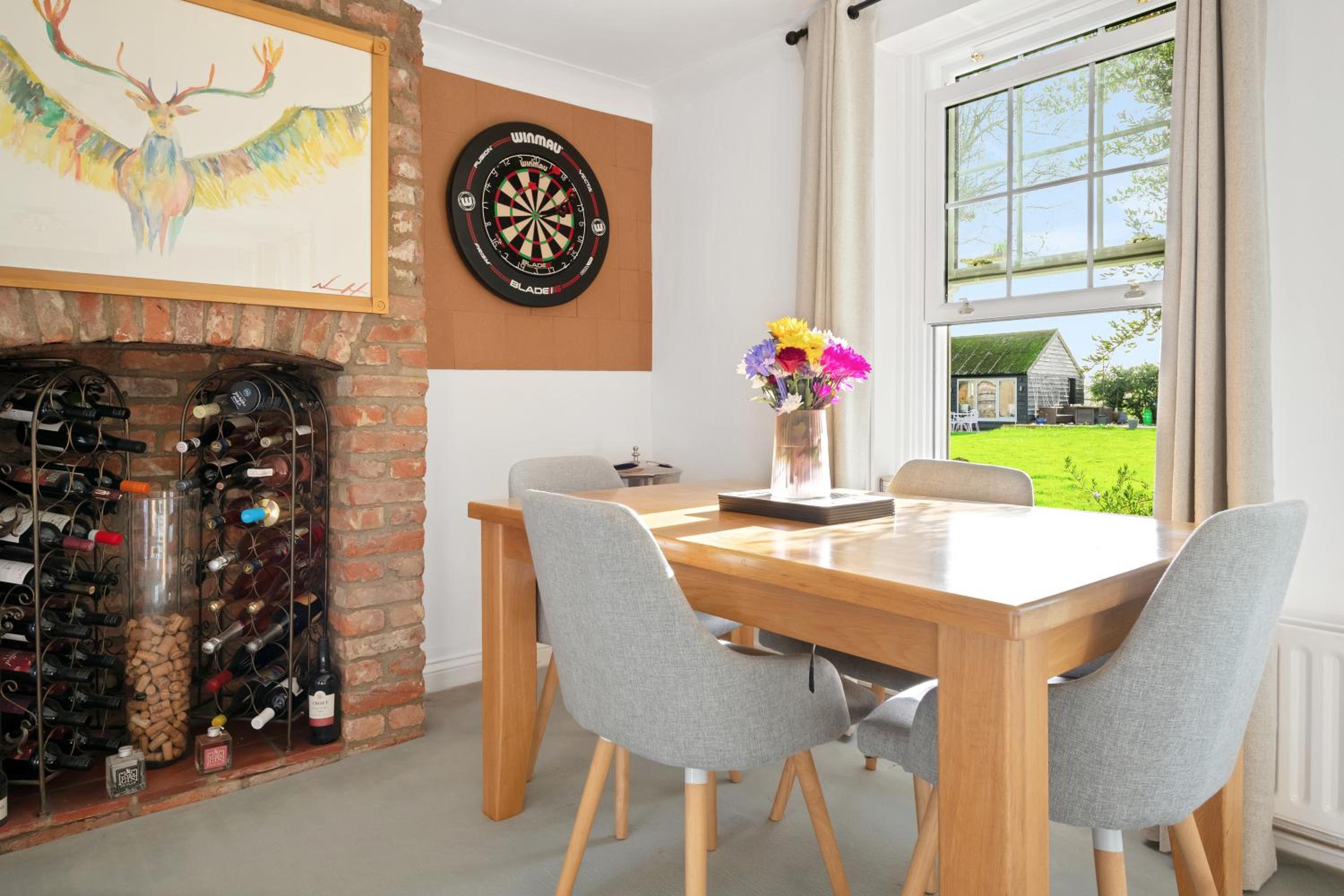 Spacious 6-Bed Countryside Home Surrounded by Nature