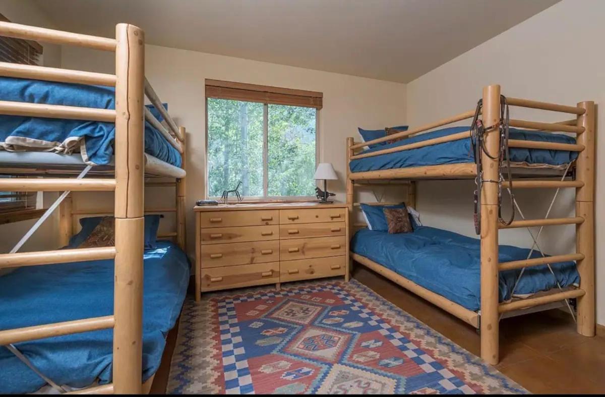The Fields - 110 is a Cozy Mountain Condo with Access to Everything - Community Hot Tub